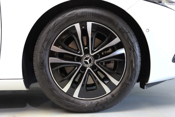 MERCEDES-BENZ A 180-image-12