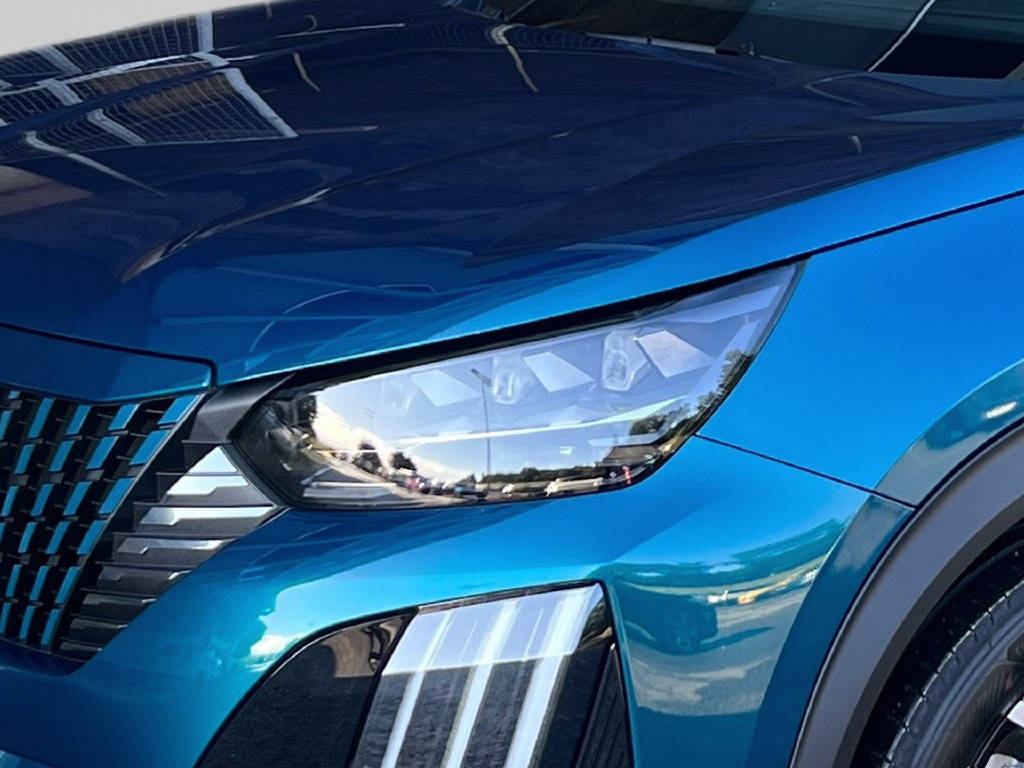PEUGEOT 2008 1.2 Hybrid 145 GT-image-2