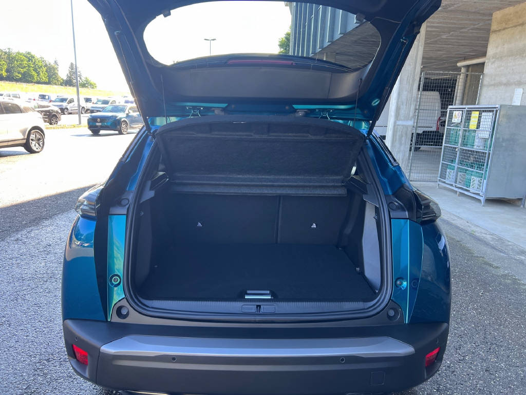 PEUGEOT 2008 1.2 Hybrid 145 GT-image-8