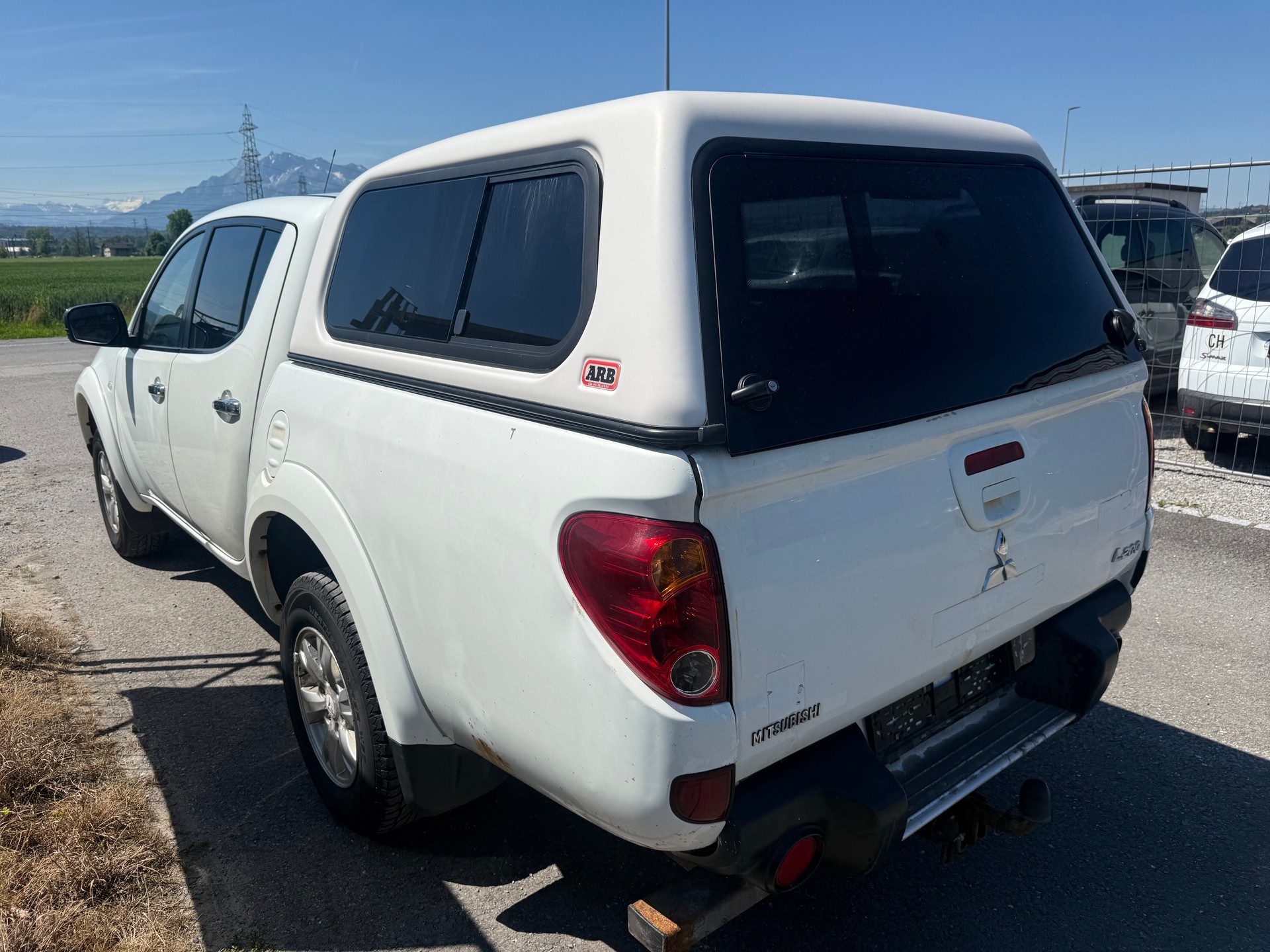 MITSUBISHI L 200 2.5 DID Invite Double Cab-image-3