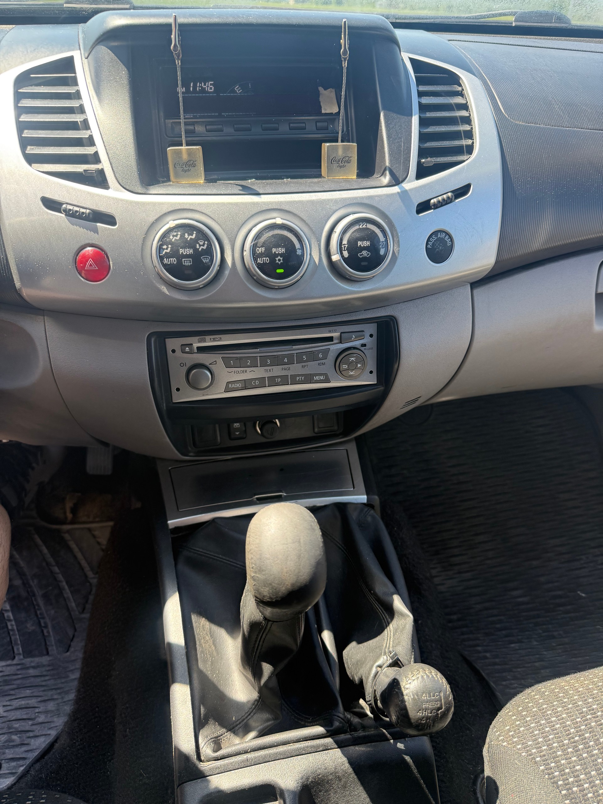 MITSUBISHI L 200 2.5 DID Invite Double Cab-image-4
