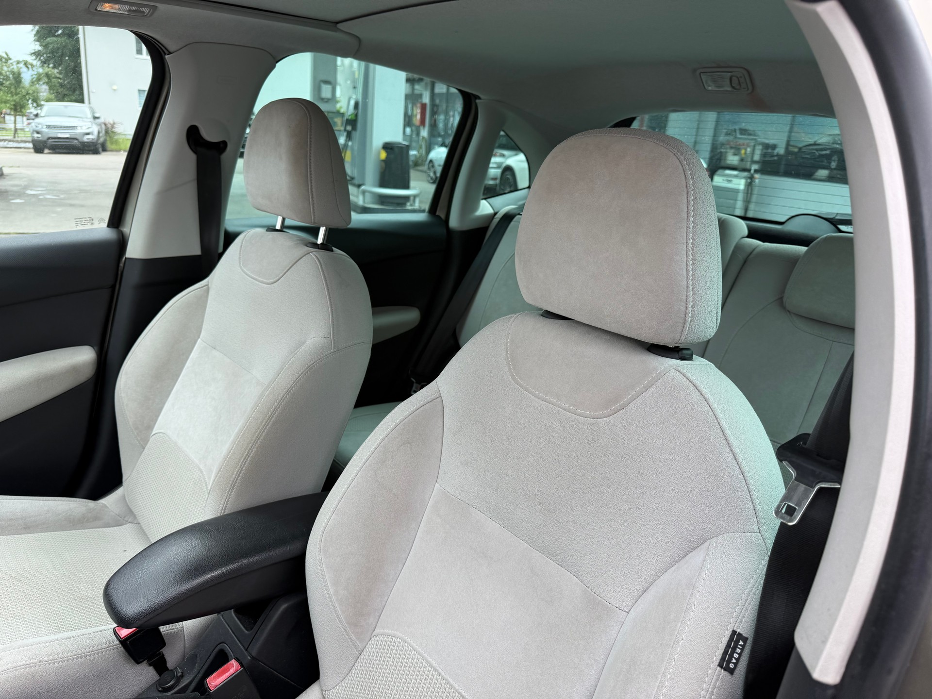CITROEN C3 1.6 16V HDi Exclusive-image-11