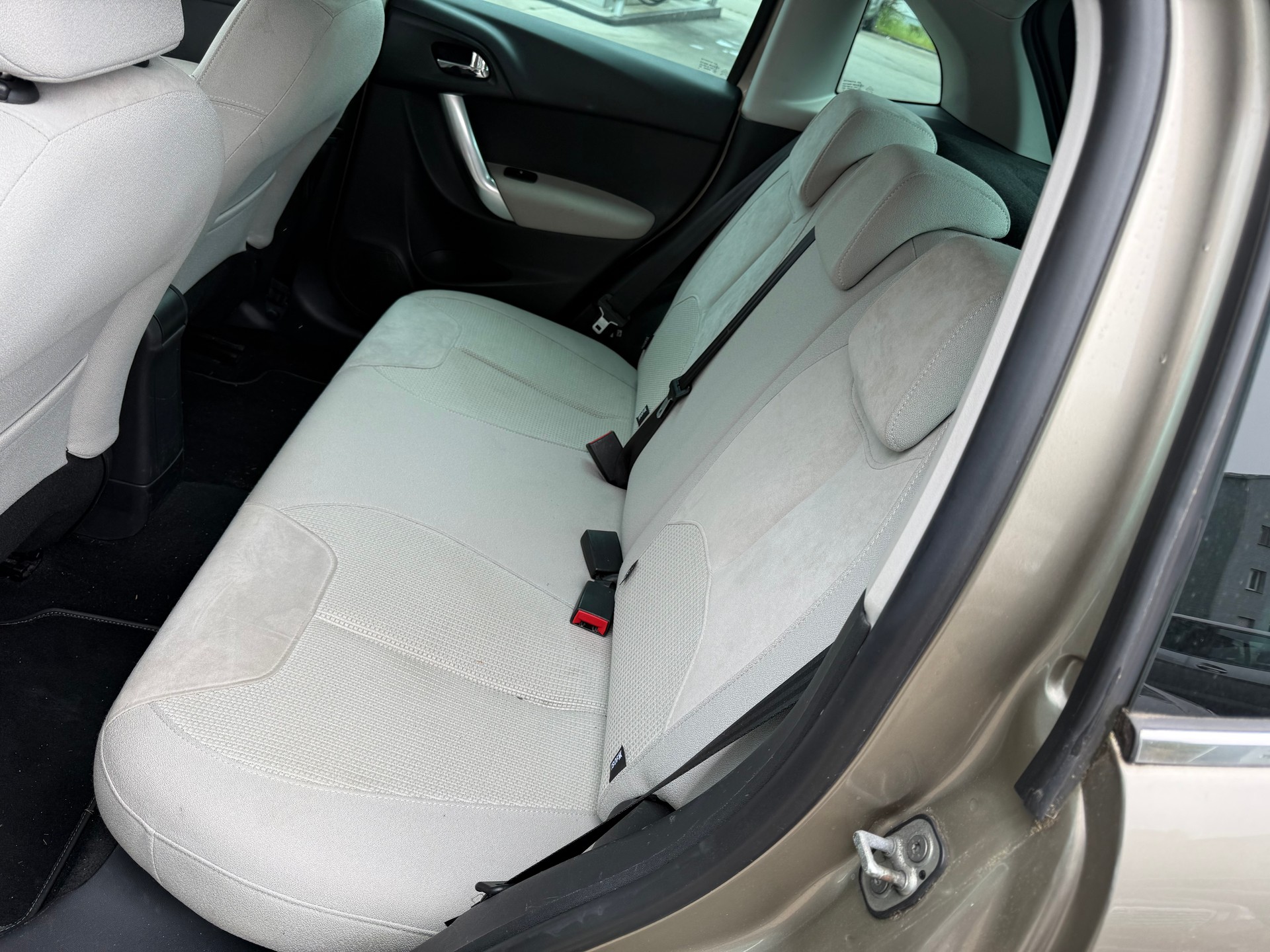 CITROEN C3 1.6 16V HDi Exclusive-image-10