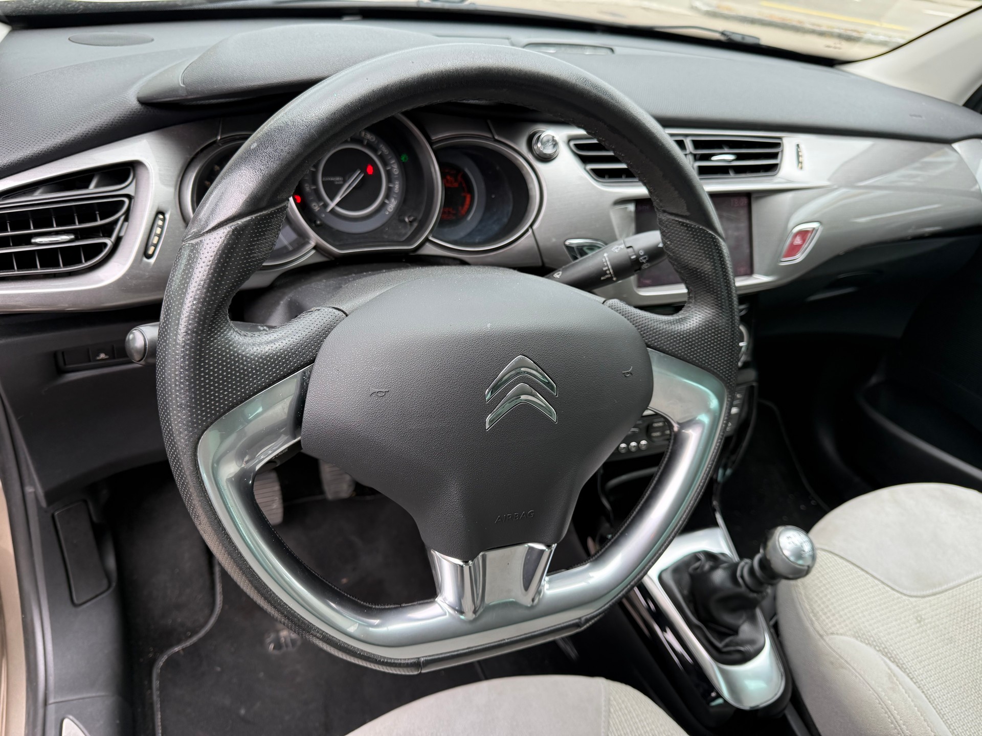 CITROEN C3 1.6 16V HDi Exclusive-image-12