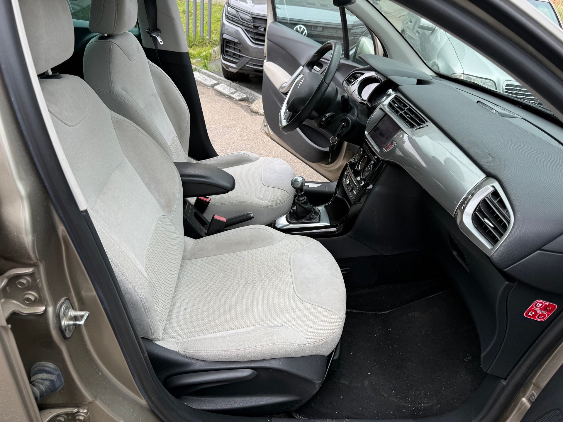 CITROEN C3 1.6 16V HDi Exclusive-image-9