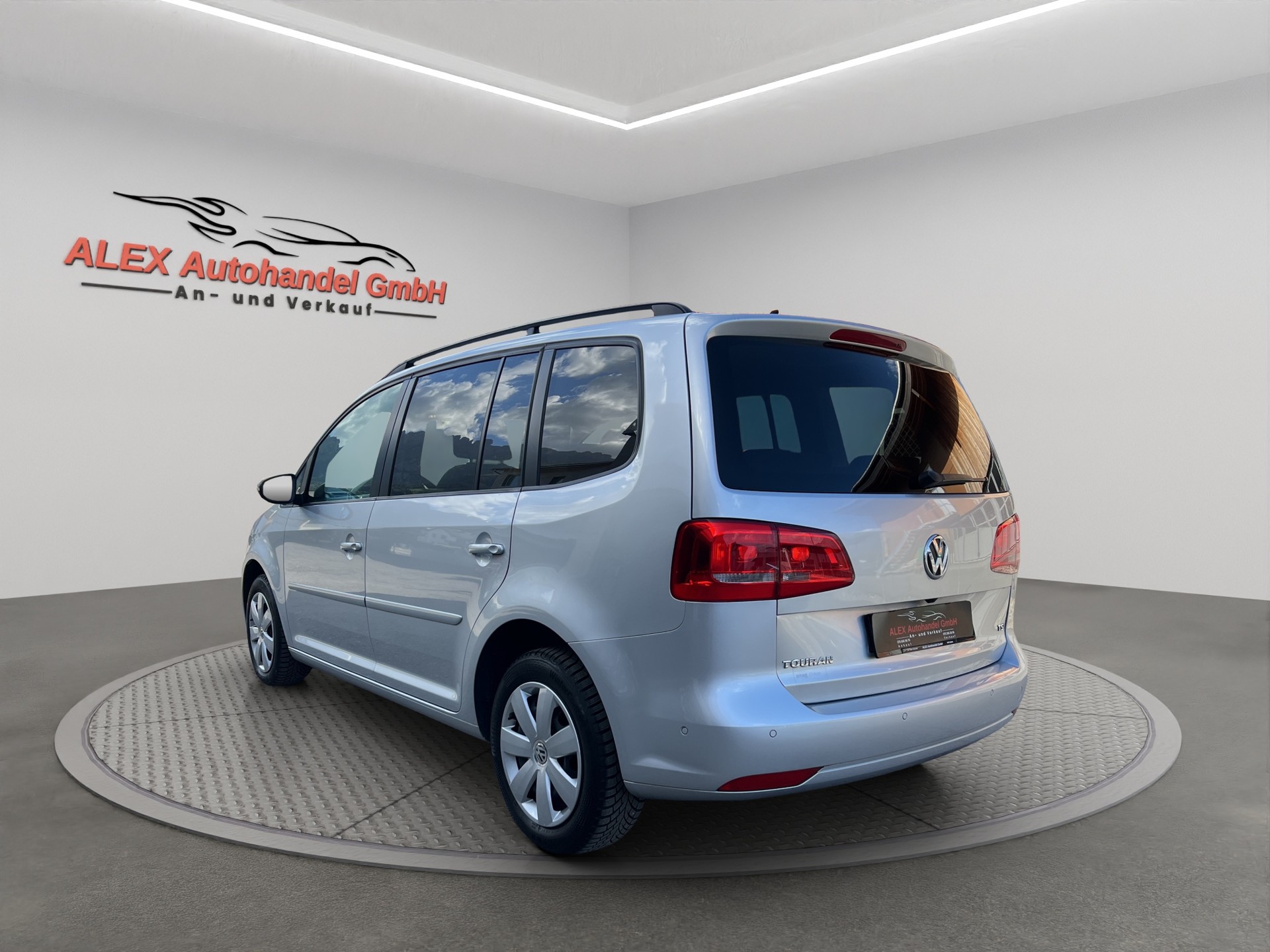VW Touran 1.4 TSI Comfortline 7-Plätze-image-3