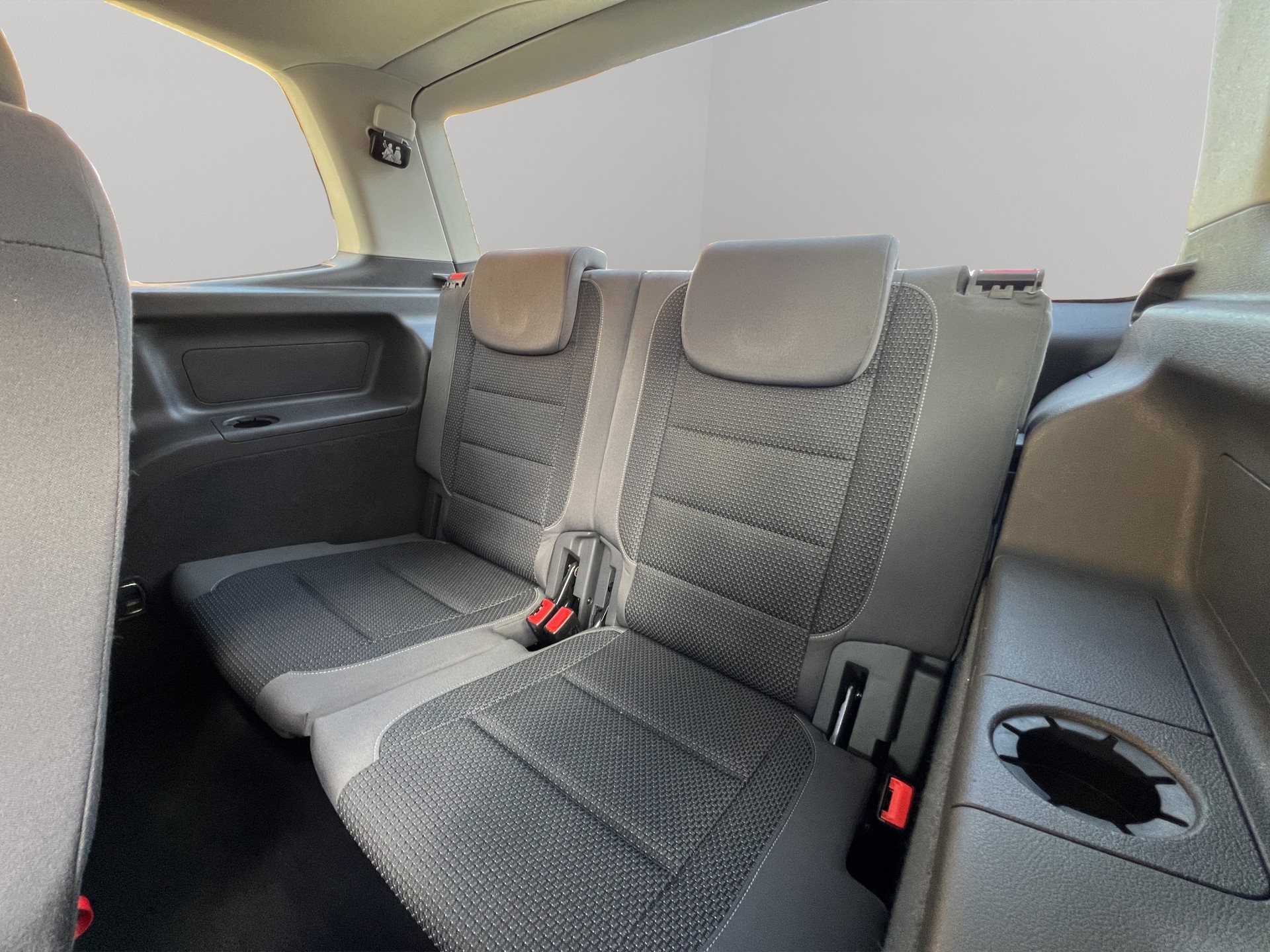 VW Touran 1.4 TSI Comfortline 7-Plätze-image-11
