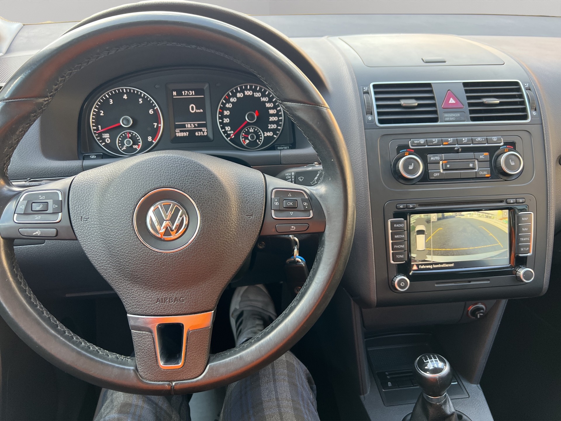 VW Touran 1.4 TSI Comfortline 7-Plätze-image-13