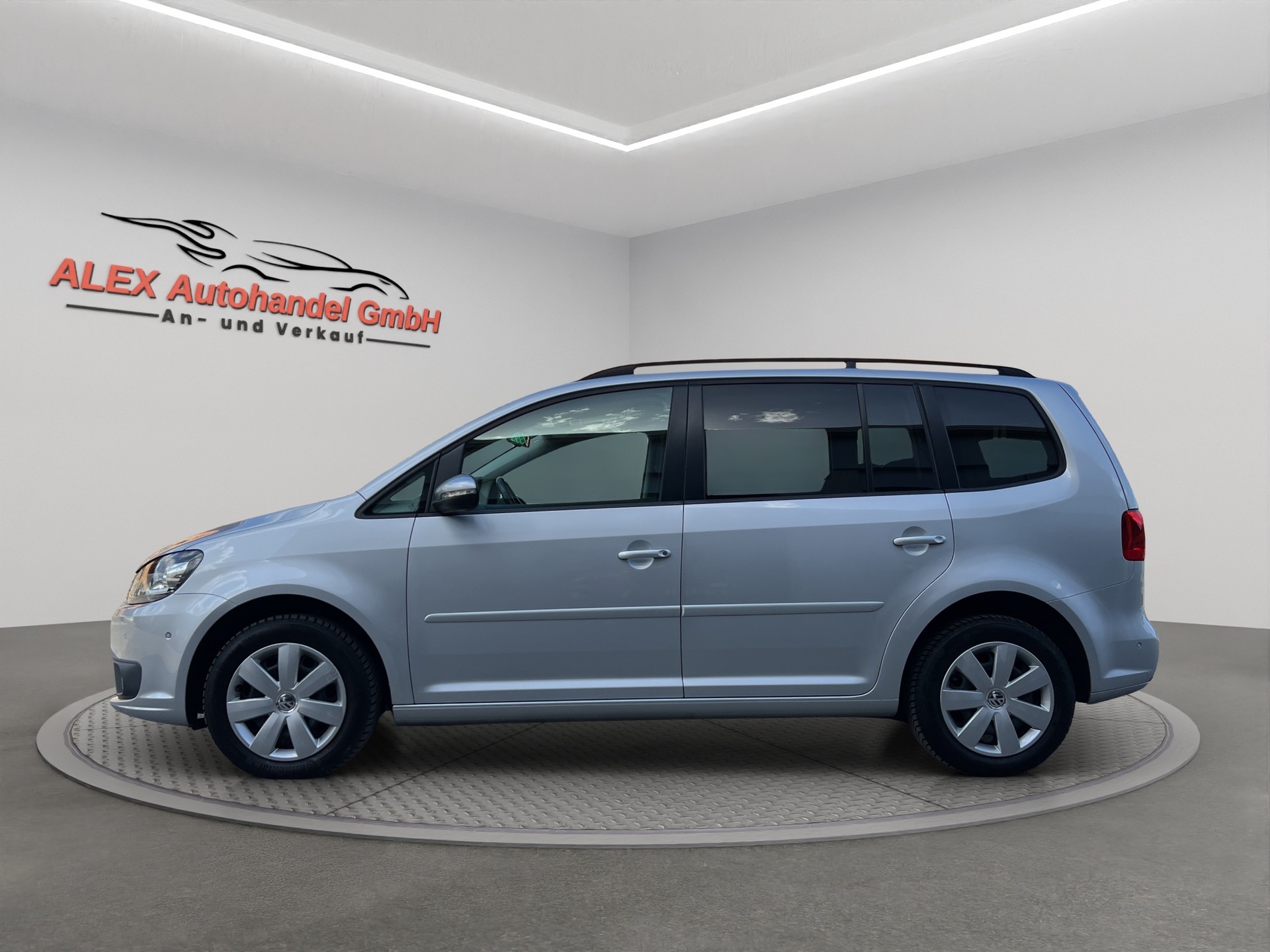 VW Touran 1.4 TSI Comfortline 7-Plätze-image-2