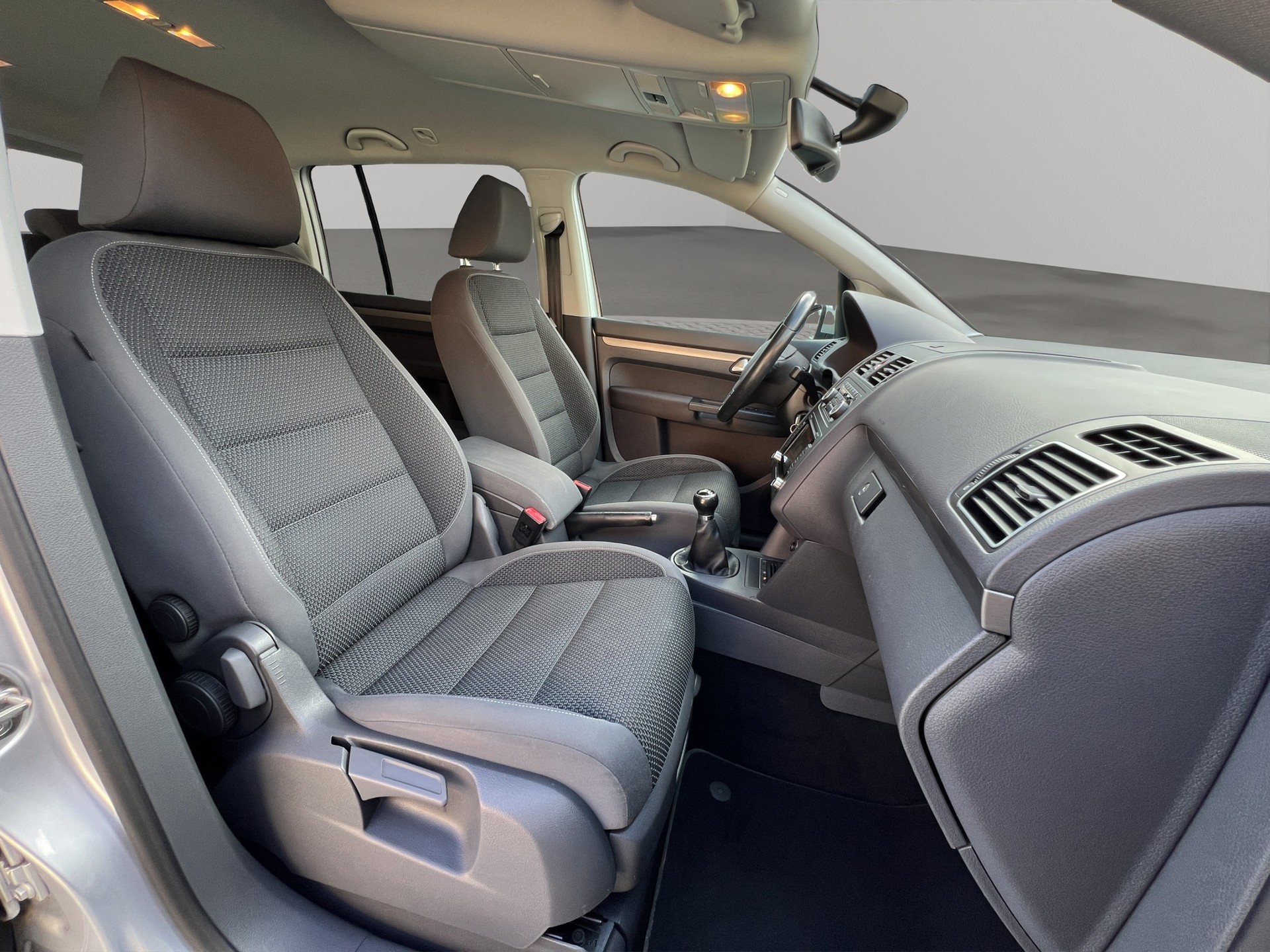 VW Touran 1.4 TSI Comfortline 7-Plätze-image-9