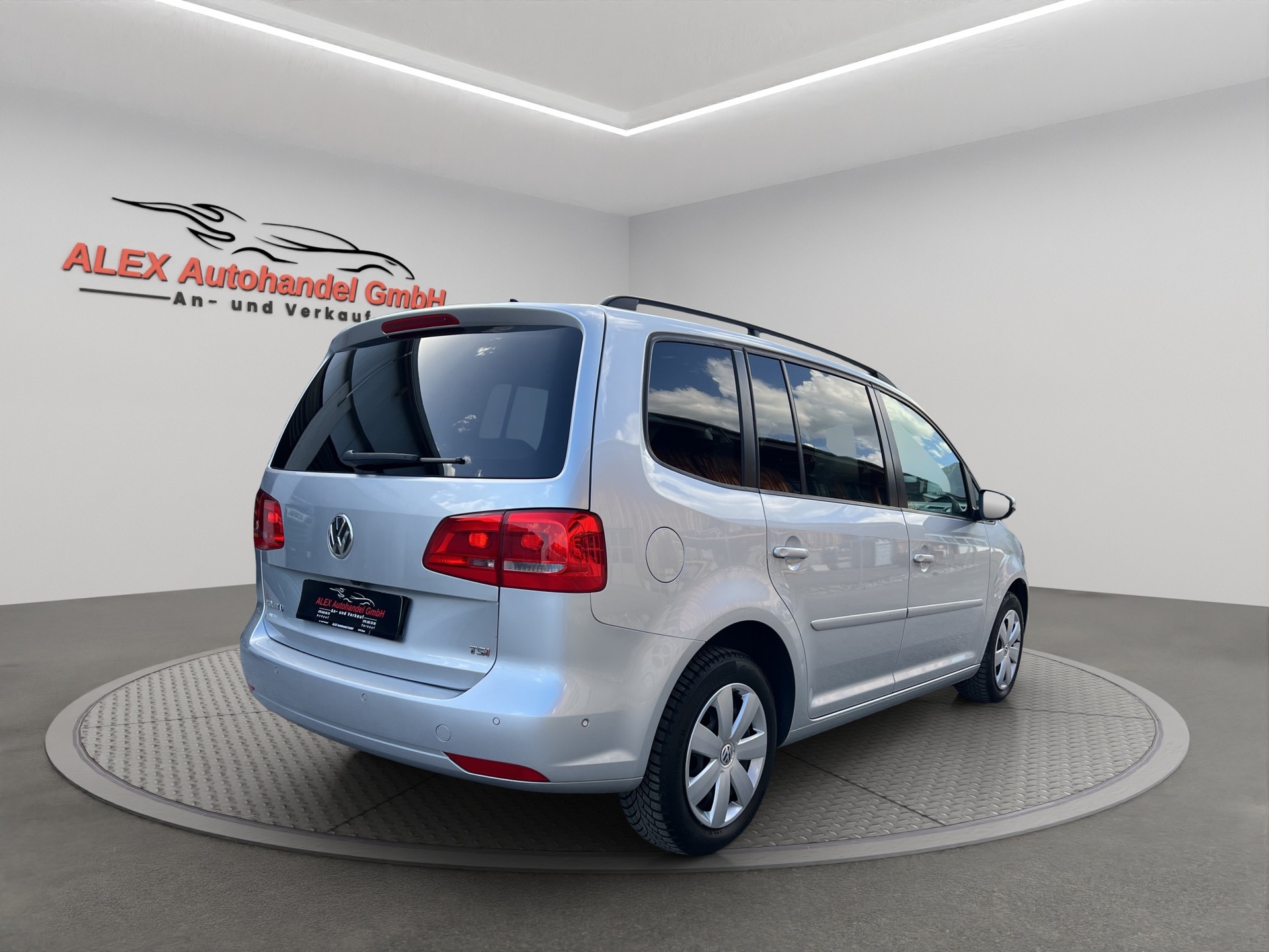 VW Touran 1.4 TSI Comfortline 7-Plätze-image-6