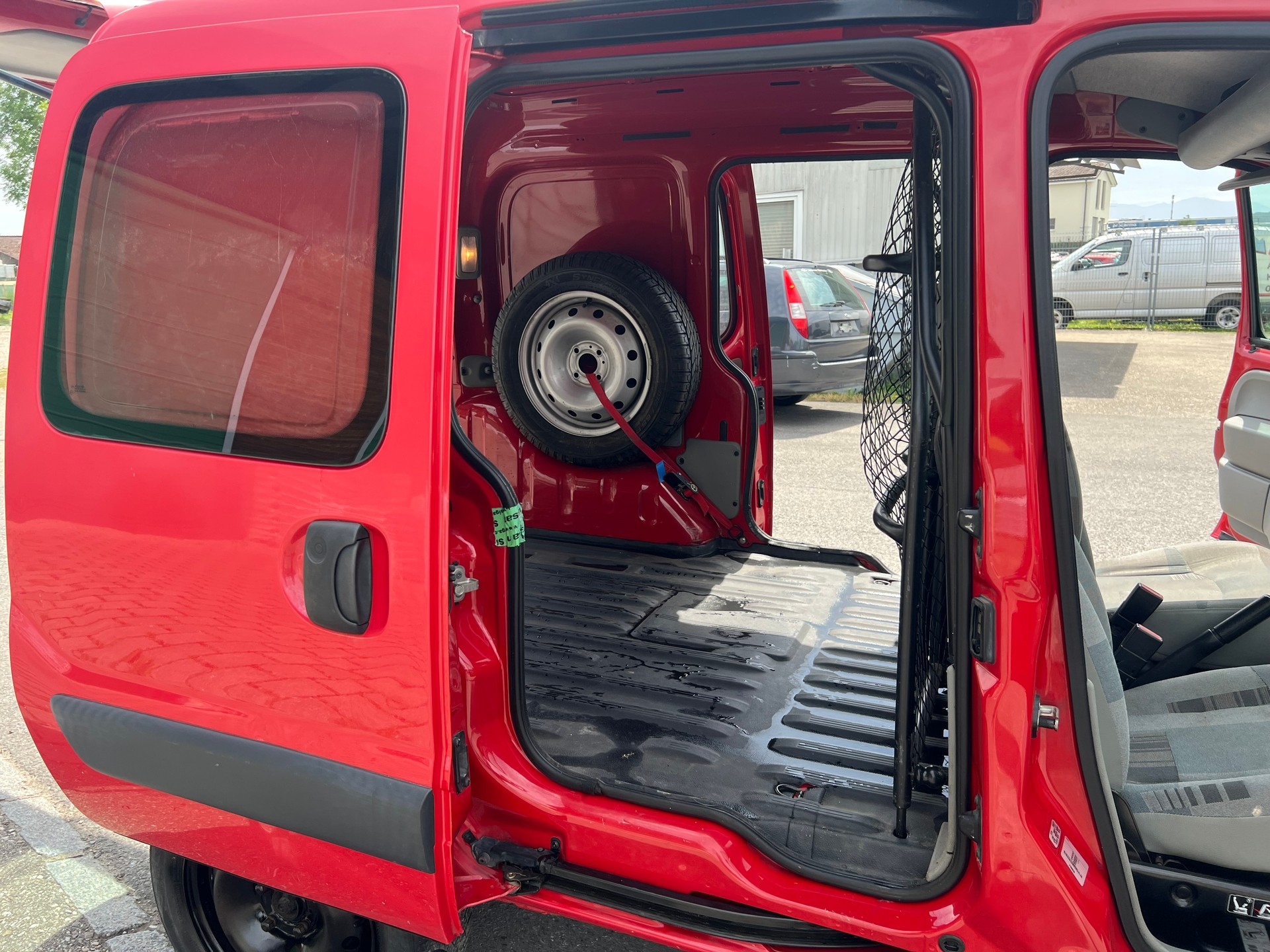 RENAULT Kangoo 1.6 16V 4x4-image-11