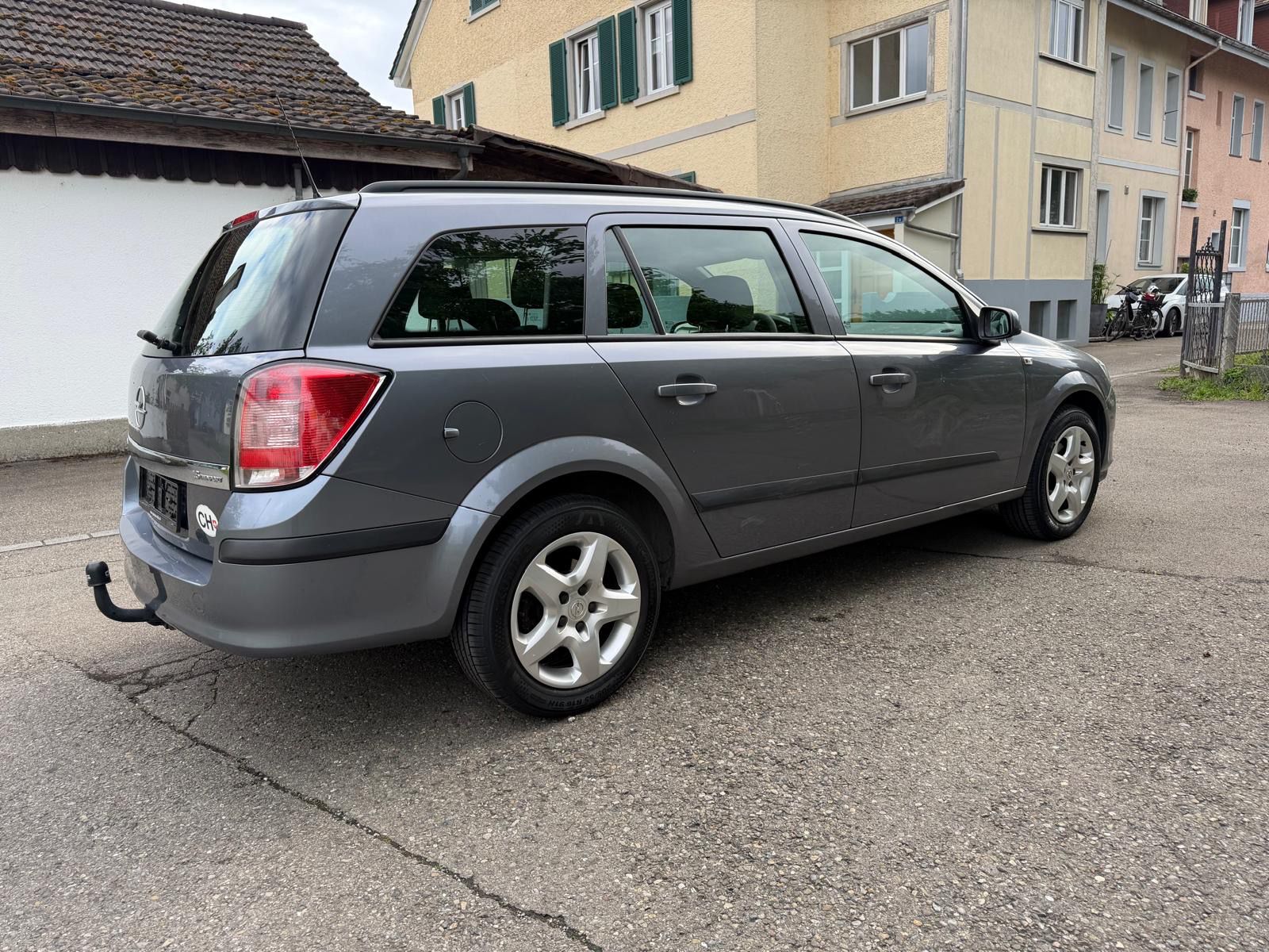 OPEL Astra Caravan 1.6i 16V TP Enjoy-image-4
