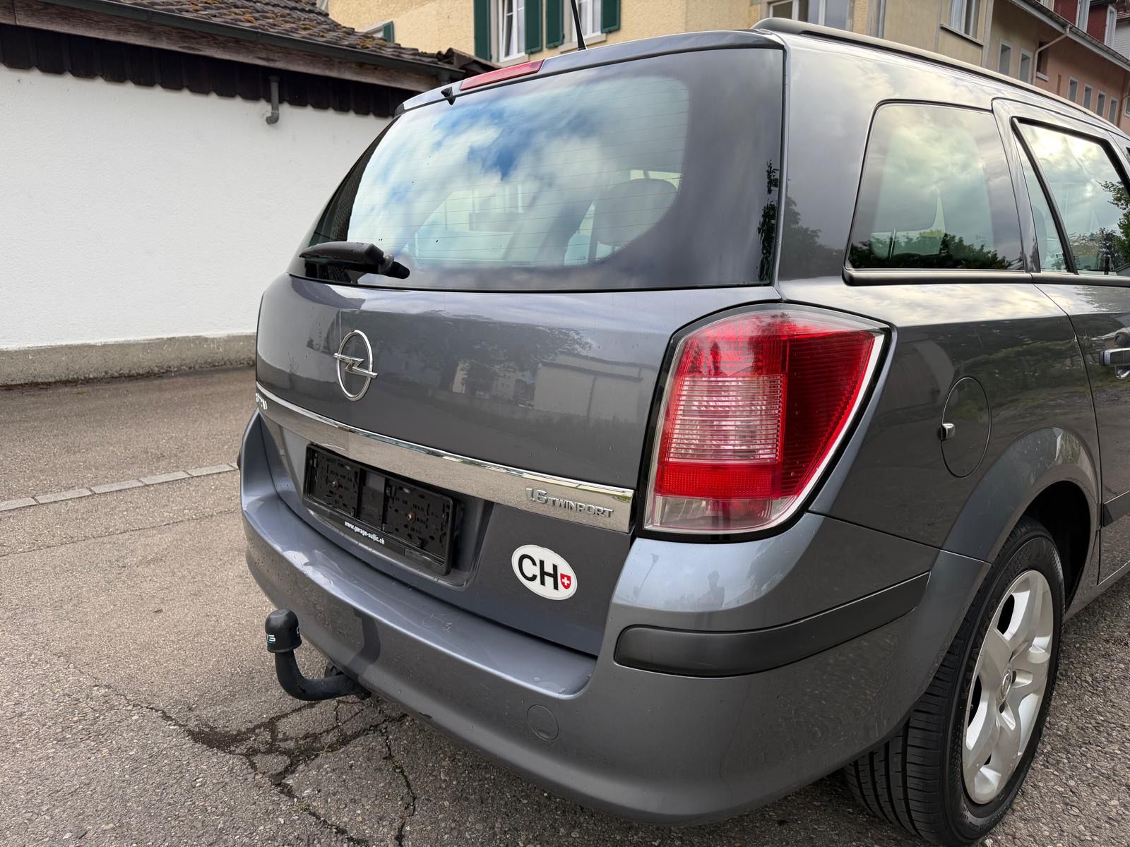 OPEL Astra Caravan 1.6i 16V TP Enjoy-image-5