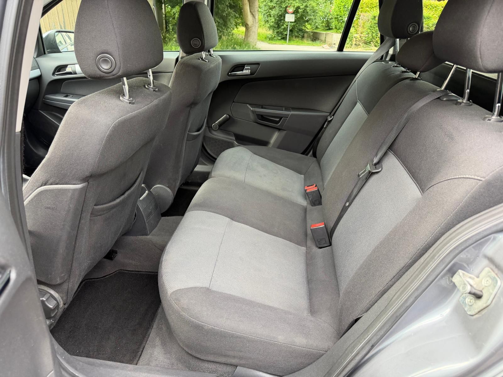 OPEL Astra Caravan 1.6i 16V TP Enjoy-image-8