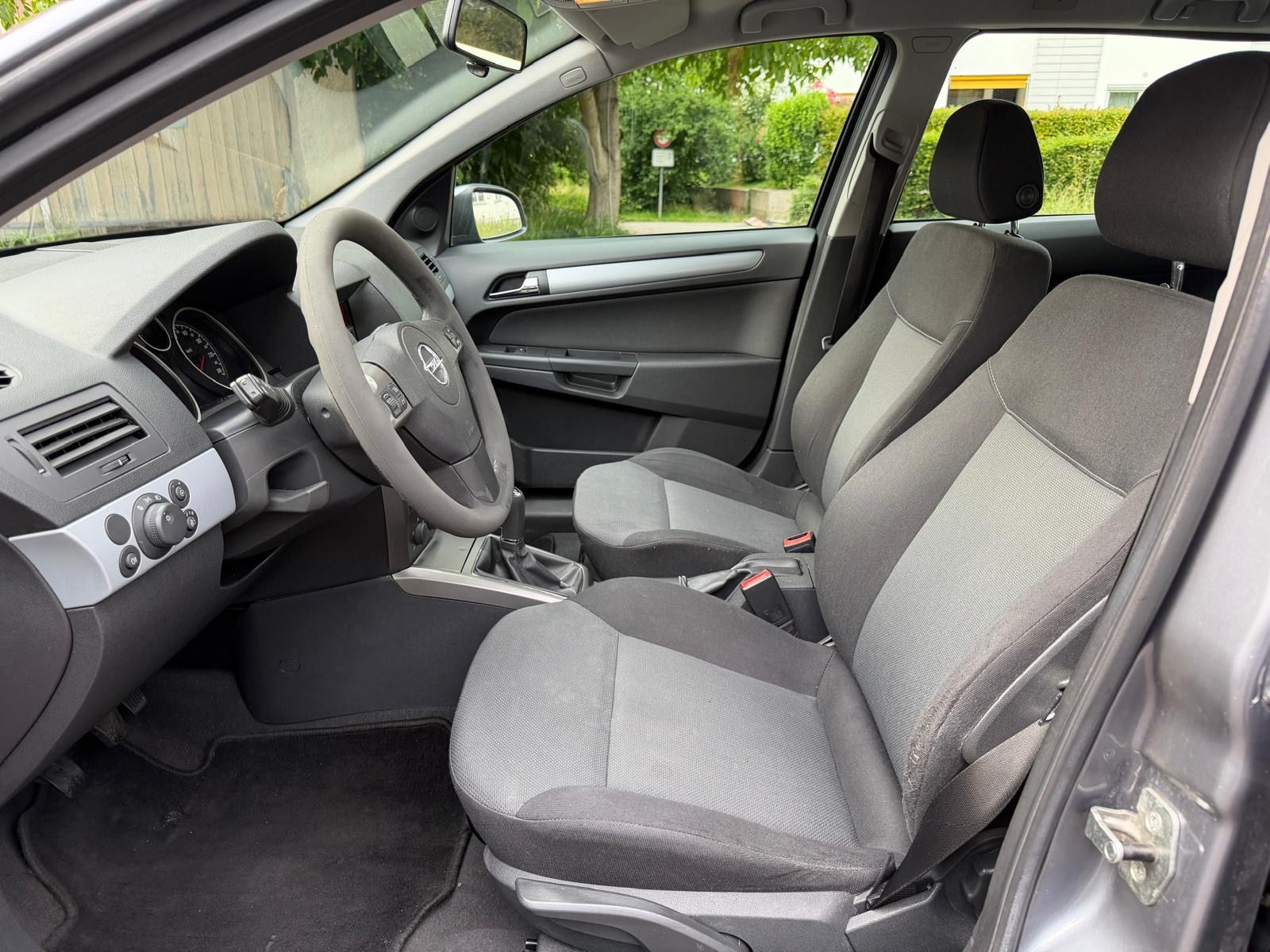 OPEL Astra Caravan 1.6i 16V TP Enjoy-image-10