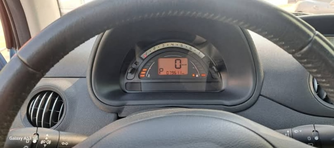CITROEN 1.4i Exclusive-image-2