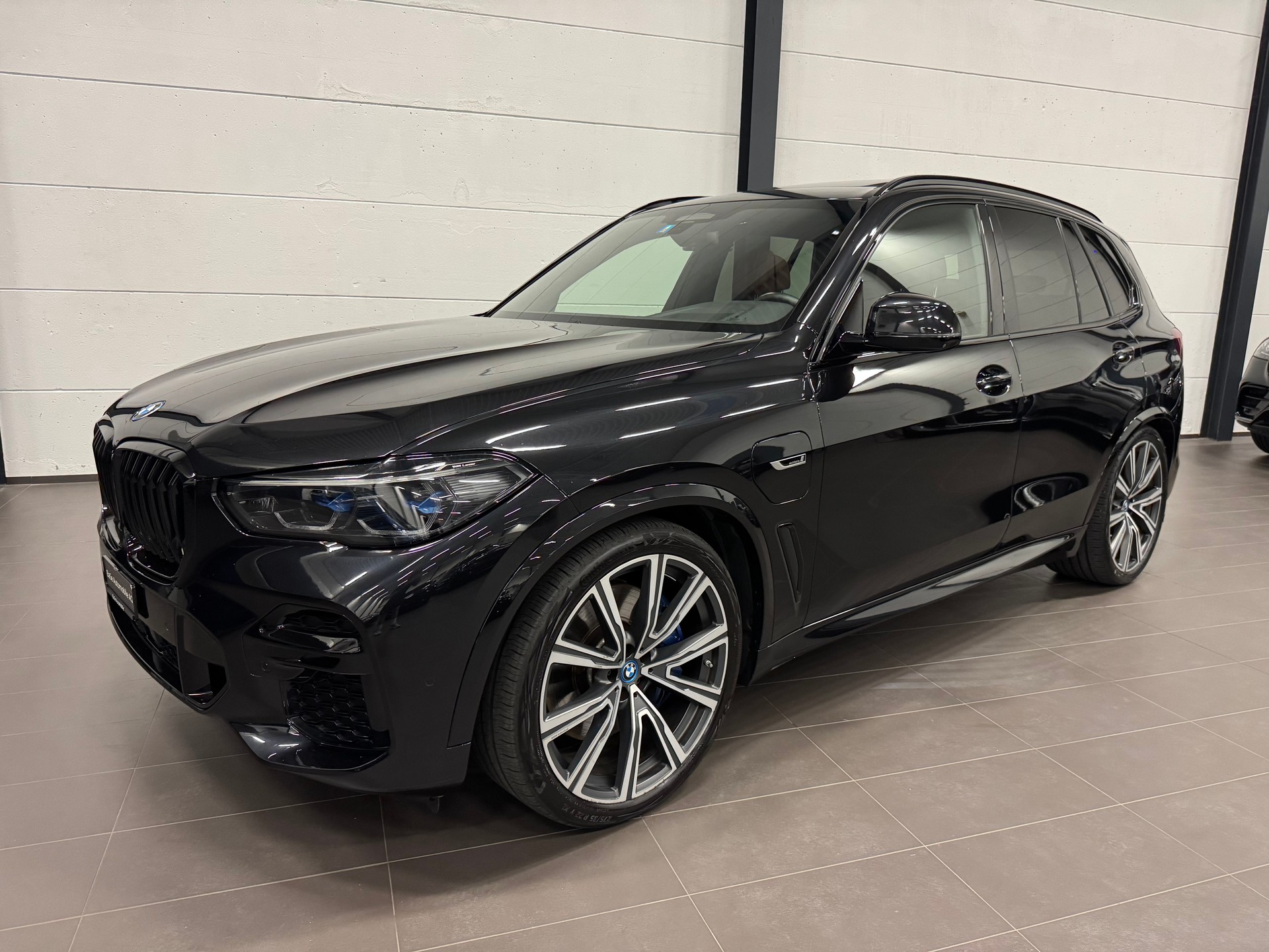 BMW X5 xDrive45e M Sport Steptronic-image-0