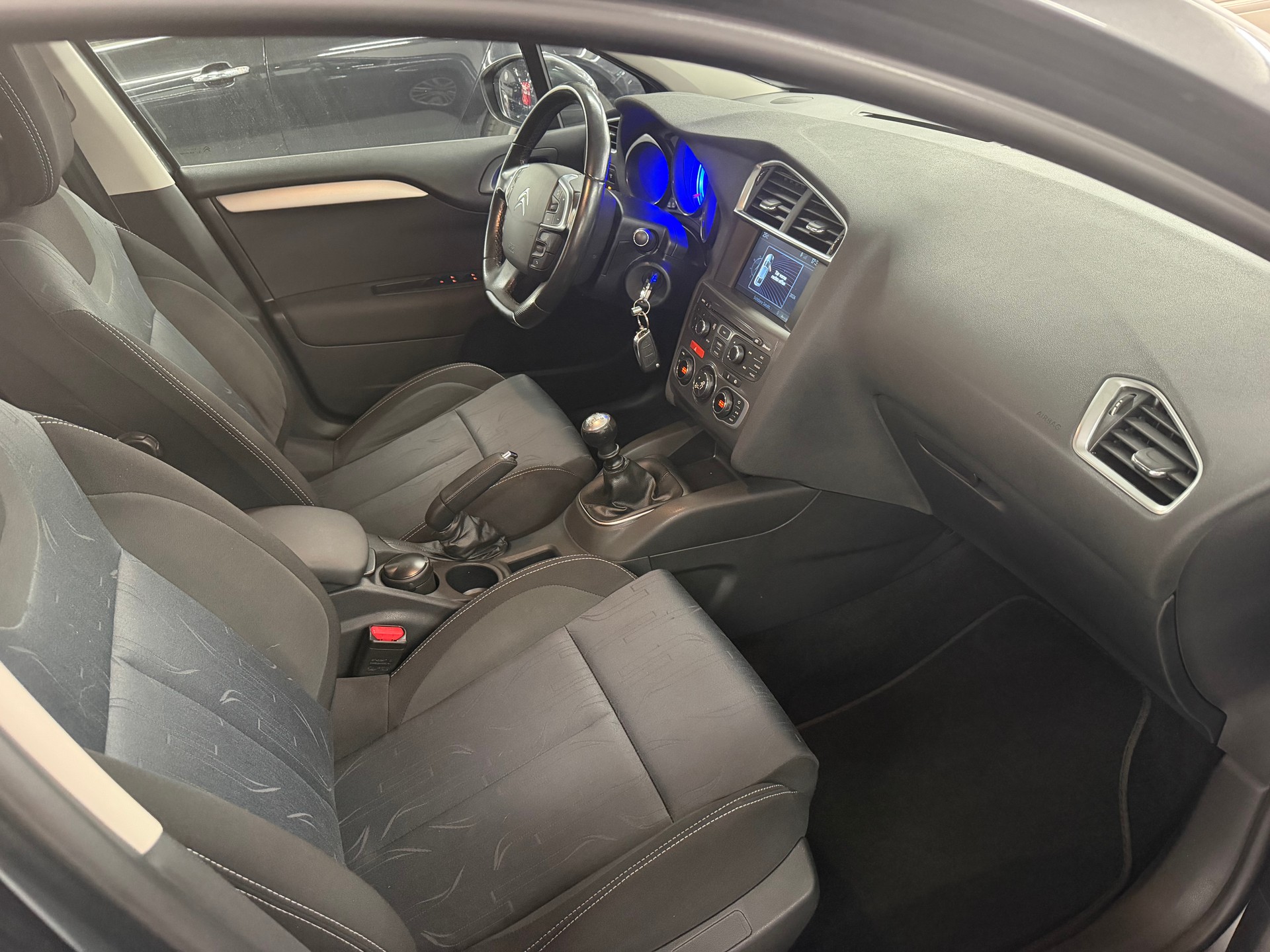 CITROEN C4 Berline 1.6 HDi Séduction-image-8