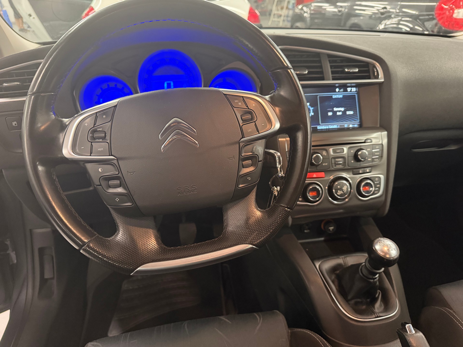 CITROEN C4 Berline 1.6 HDi Séduction-image-6