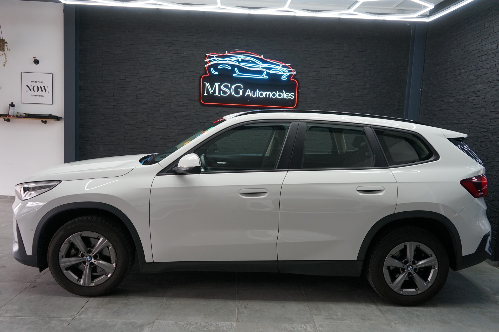 BMW X1 sDrive 18i-image-1