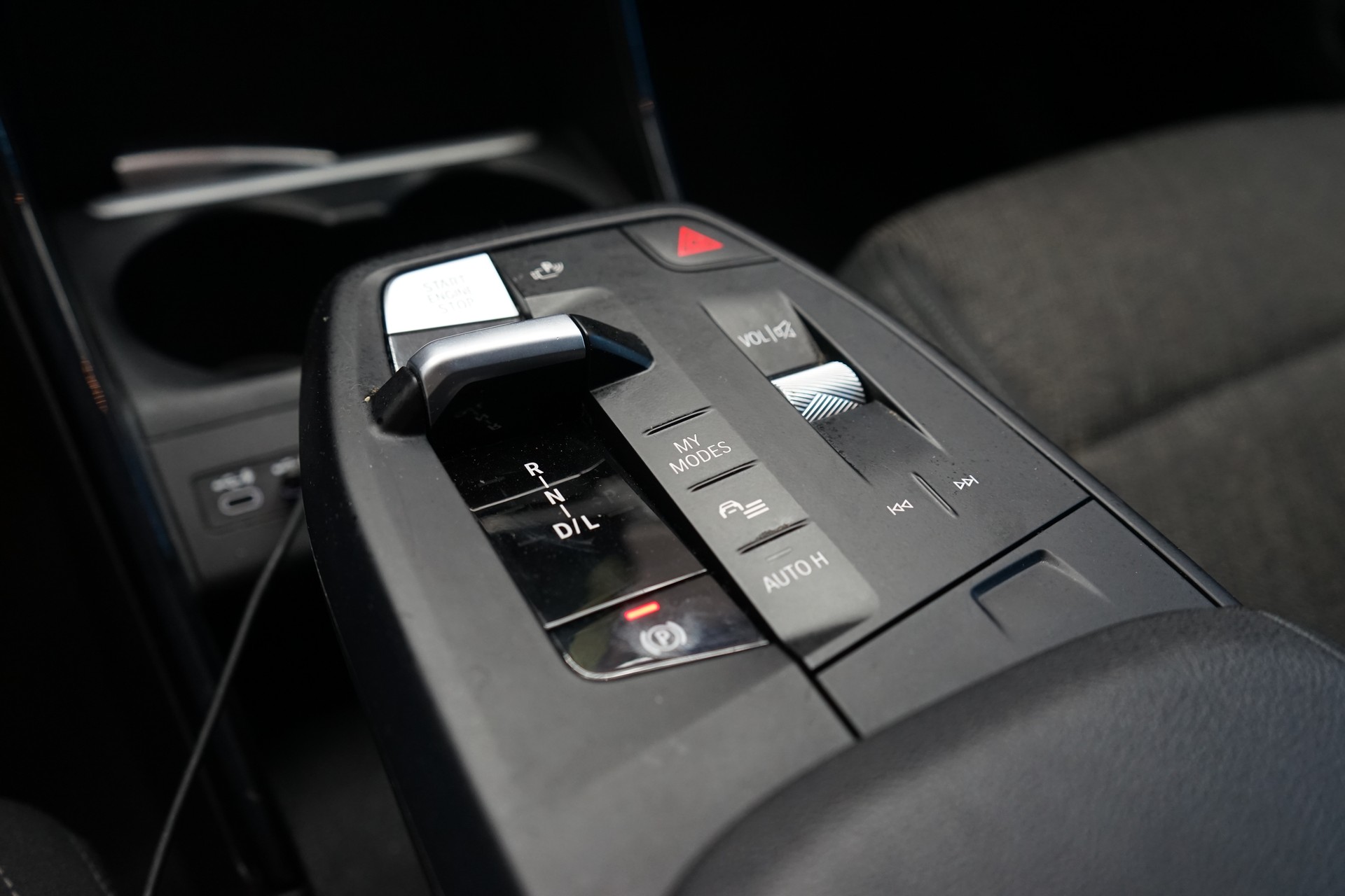 BMW X1 sDrive 18i-image-13