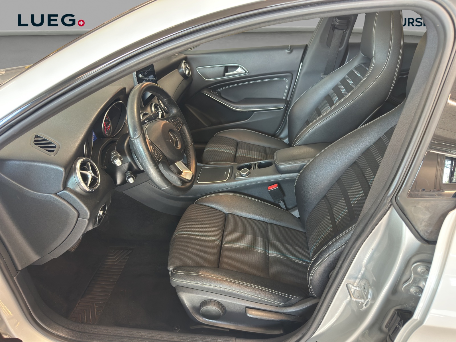 MERCEDES-BENZ CLA Shooting Brake 250 Urban 4Matic 7G-DCT-image-7