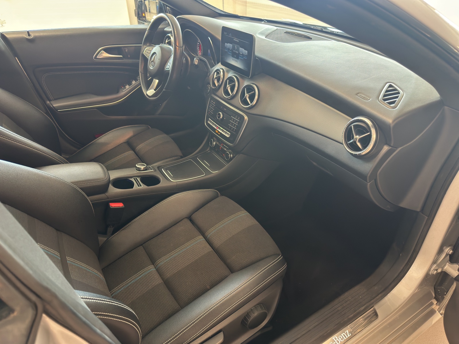 MERCEDES-BENZ CLA Shooting Brake 250 Urban 4Matic 7G-DCT-image-15
