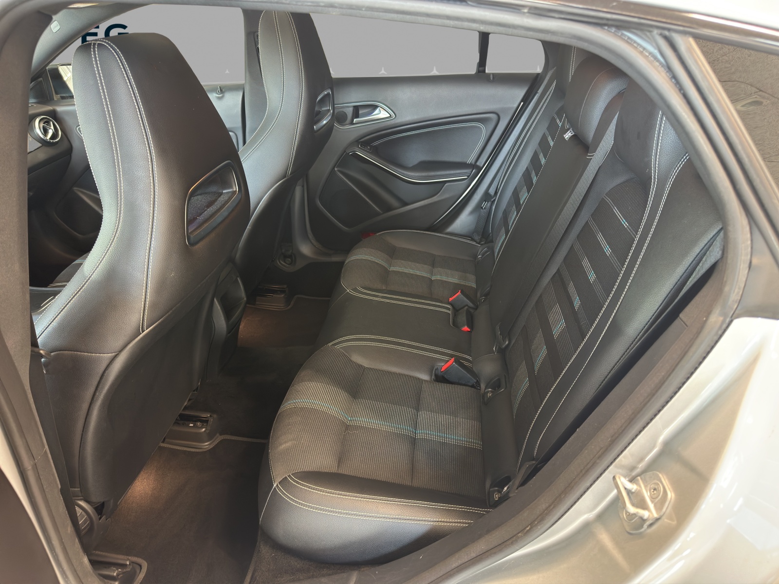 MERCEDES-BENZ CLA Shooting Brake 250 Urban 4Matic 7G-DCT-image-13