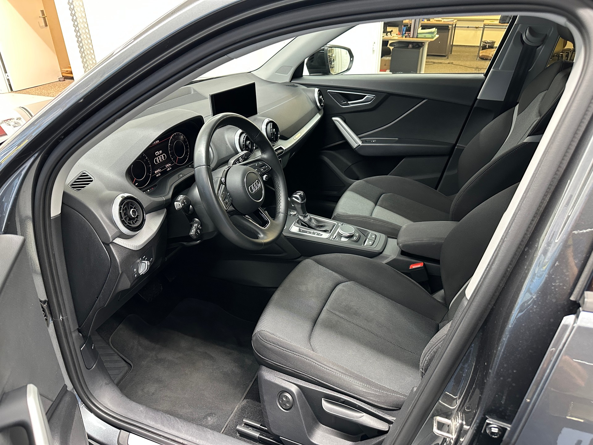 AUDI Q2 35 TFSI S line S-tronic-image-7