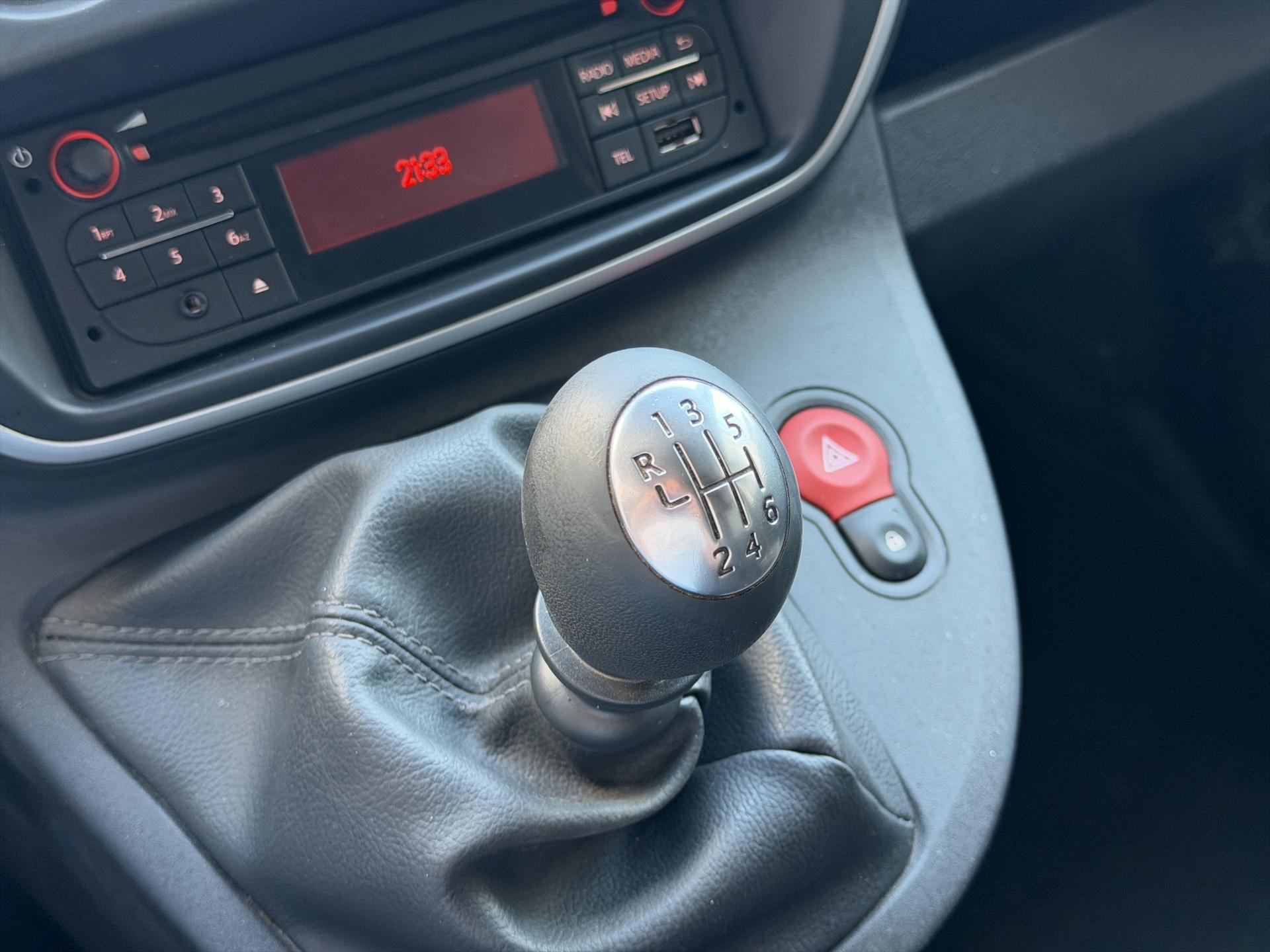 RENAULT Kangoo Medium dCi 95 ENERGY Business-image-24