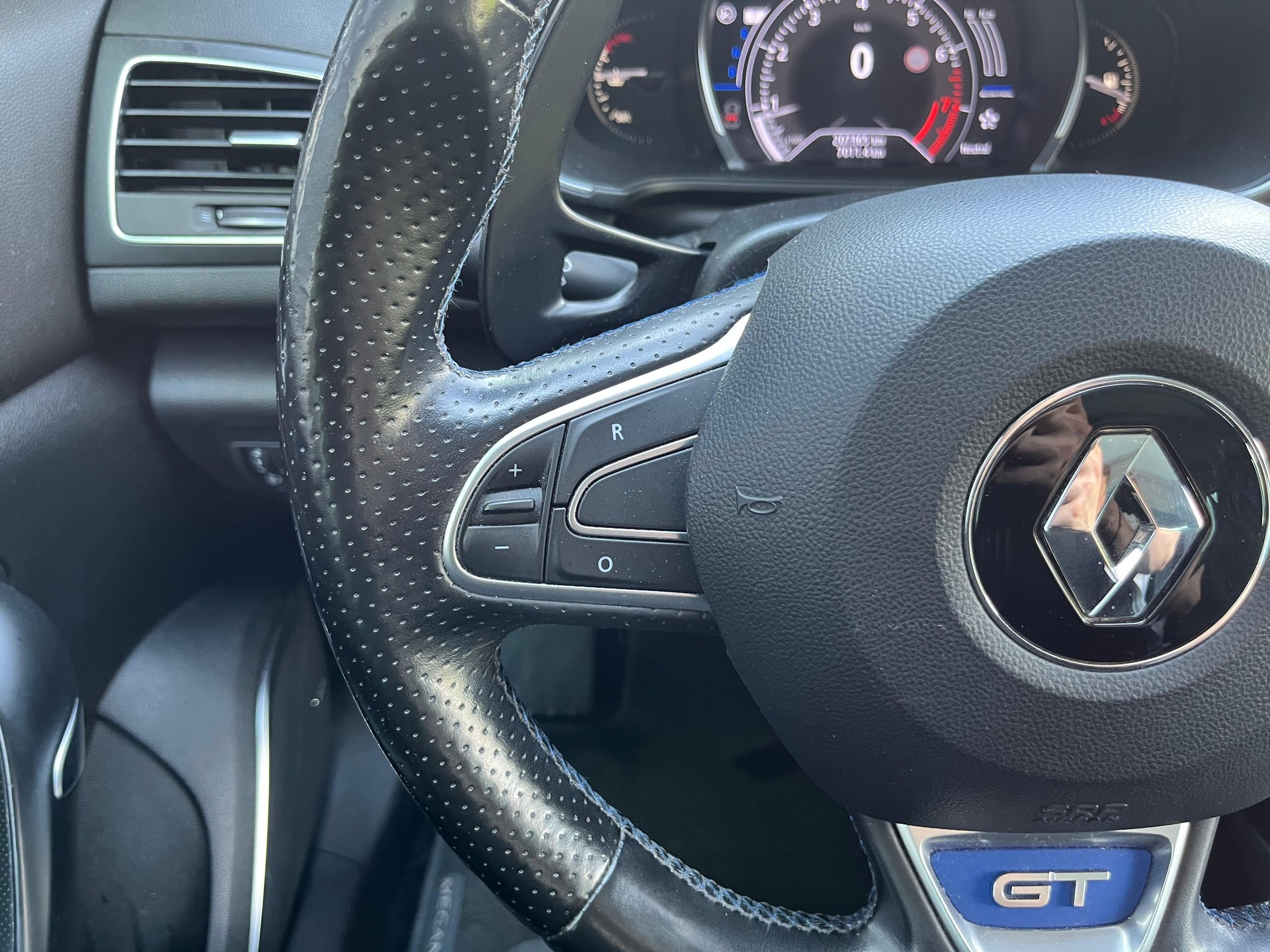 RENAULT Mégane Grandtour 1.6 16V Turbo GT EDC-image-18