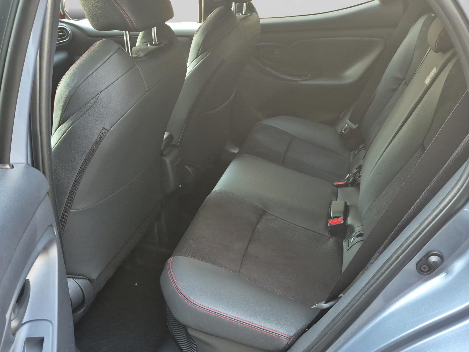 TOYOTA Yaris 1.5 VVT-i HSD GR Sport-image-9