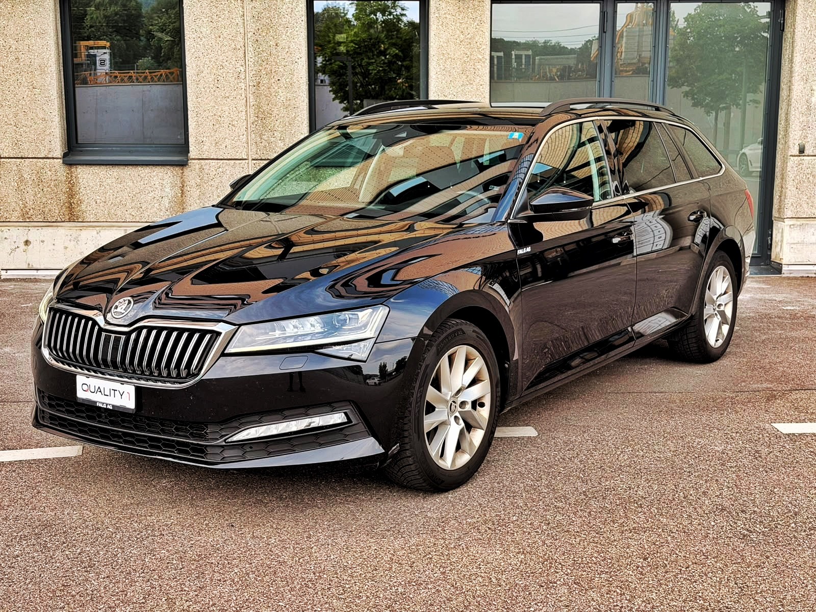 SKODA Superb Combi 2.0 TDi Ambition 4x4 DSG