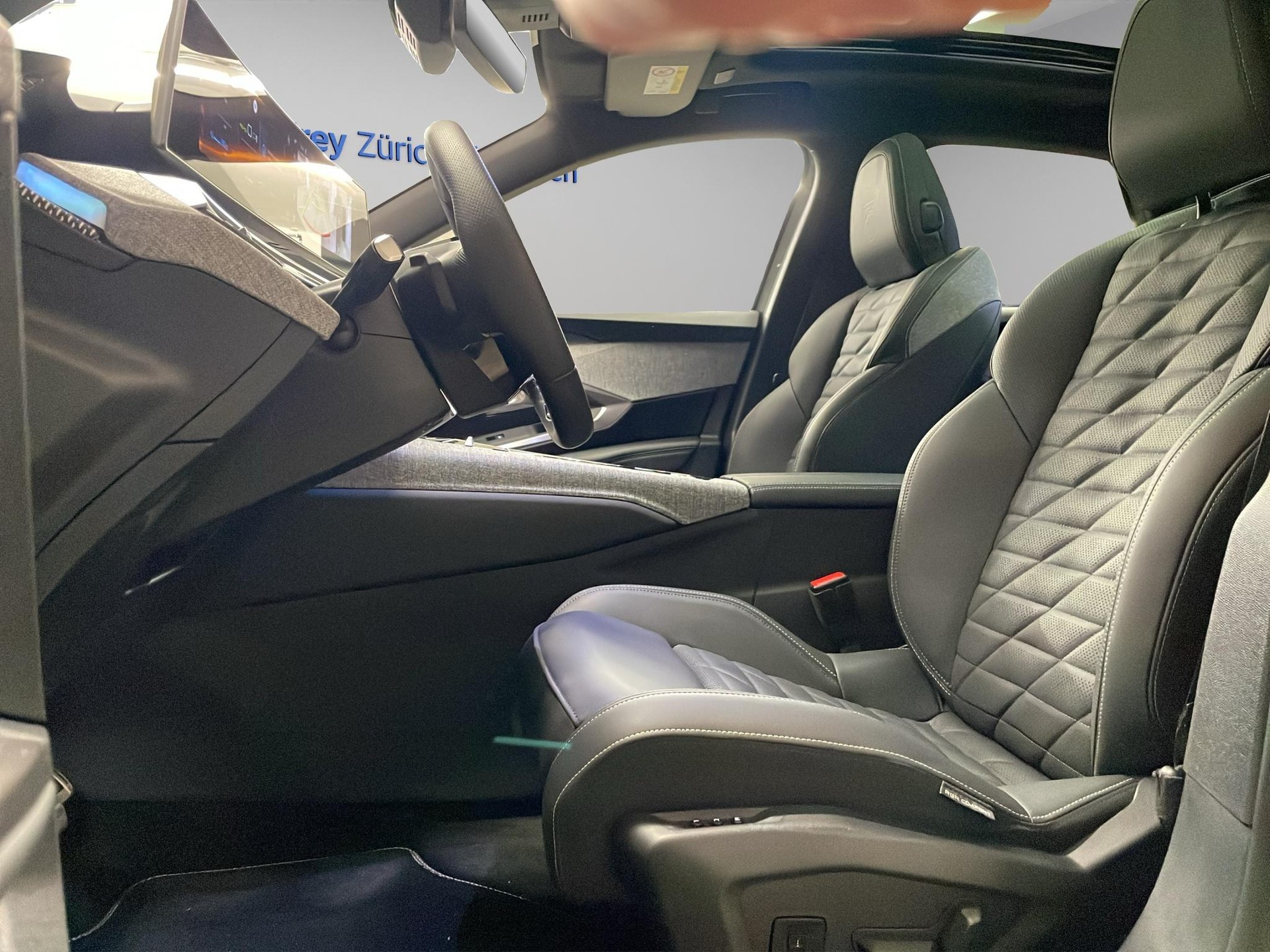 PEUGEOT 3008 e-GT-image-6