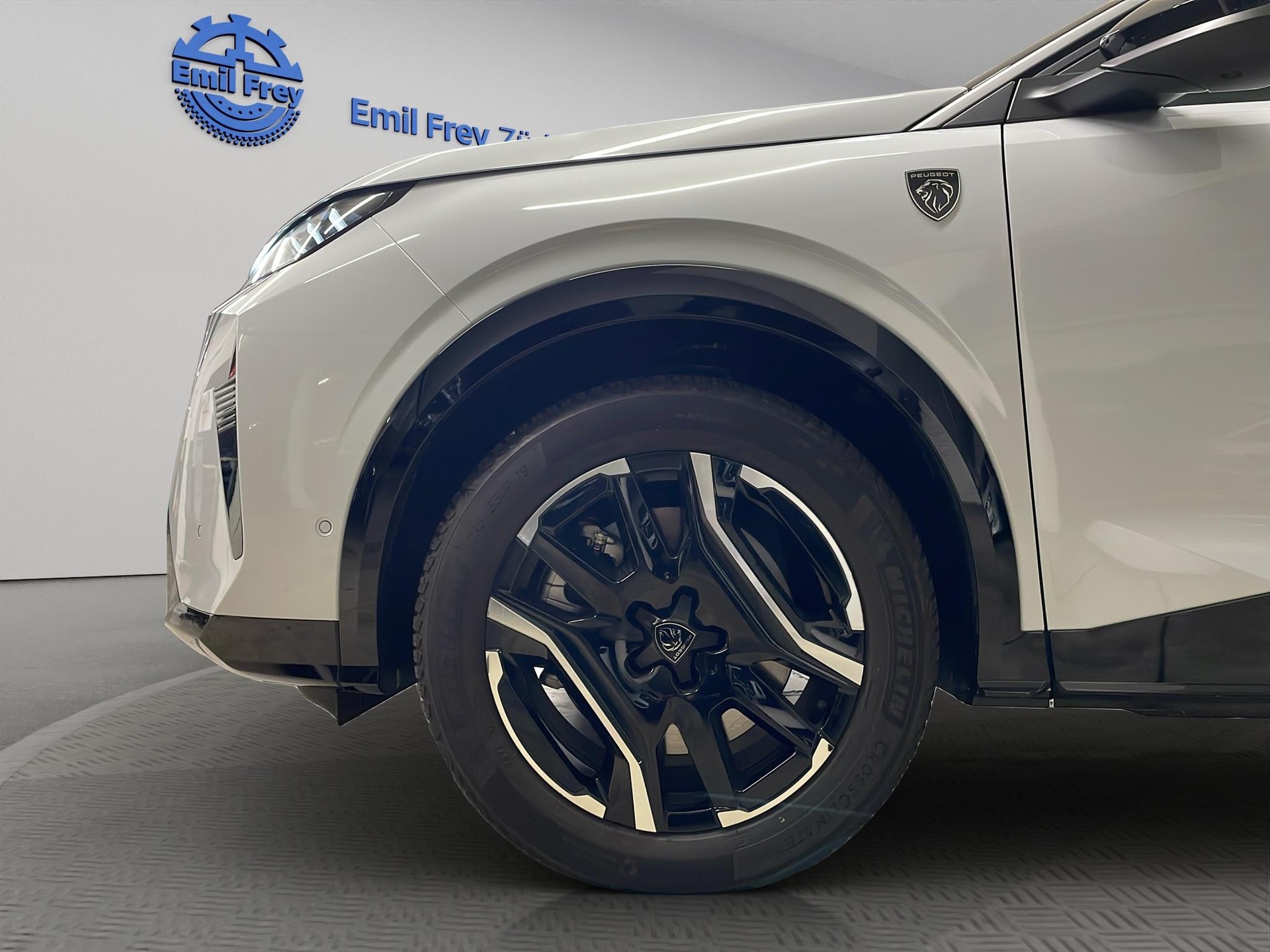 PEUGEOT 3008 e-GT-image-11
