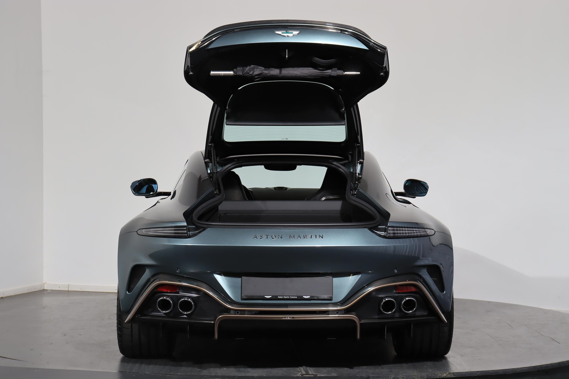 ASTON MARTIN V8 Vantage Coupé 4.0 S V8 Bi-Turbo-image-4