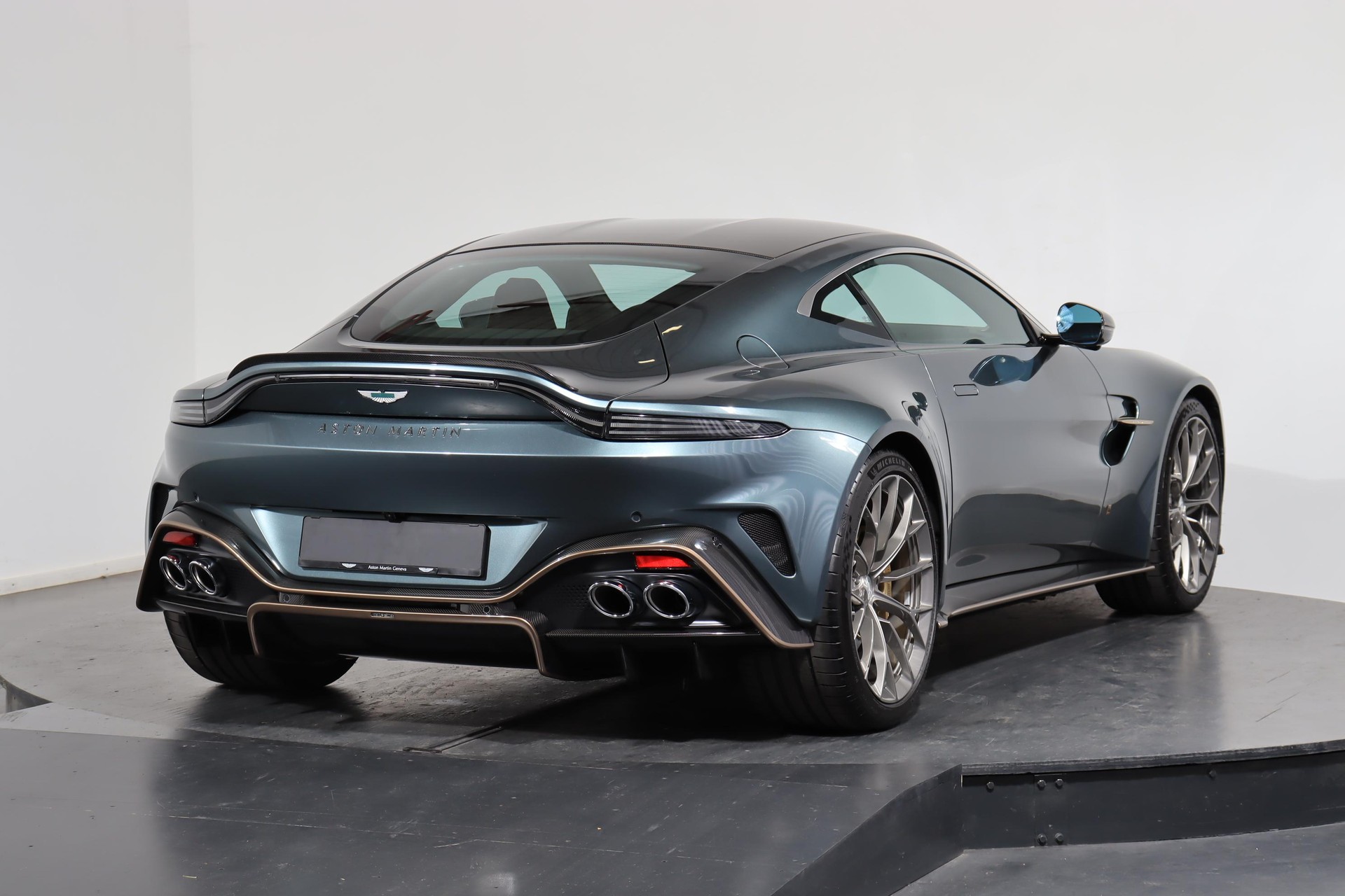 ASTON MARTIN V8 Vantage Coupé 4.0 S V8 Bi-Turbo-image-3