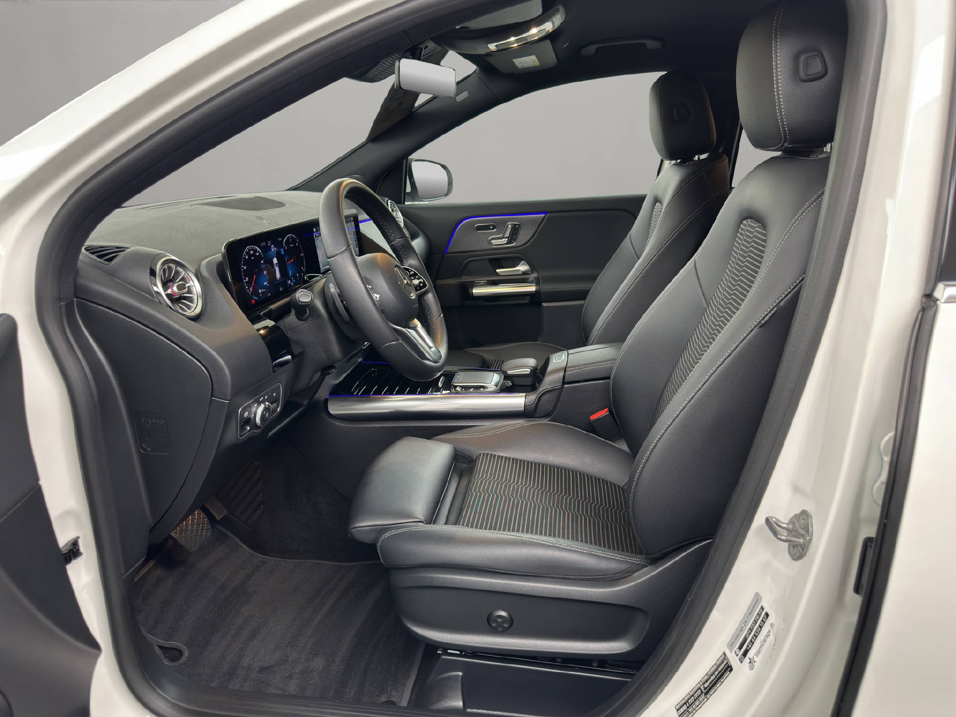 MERCEDES-BENZ GLA 220 d Progressive 4matic-image-5