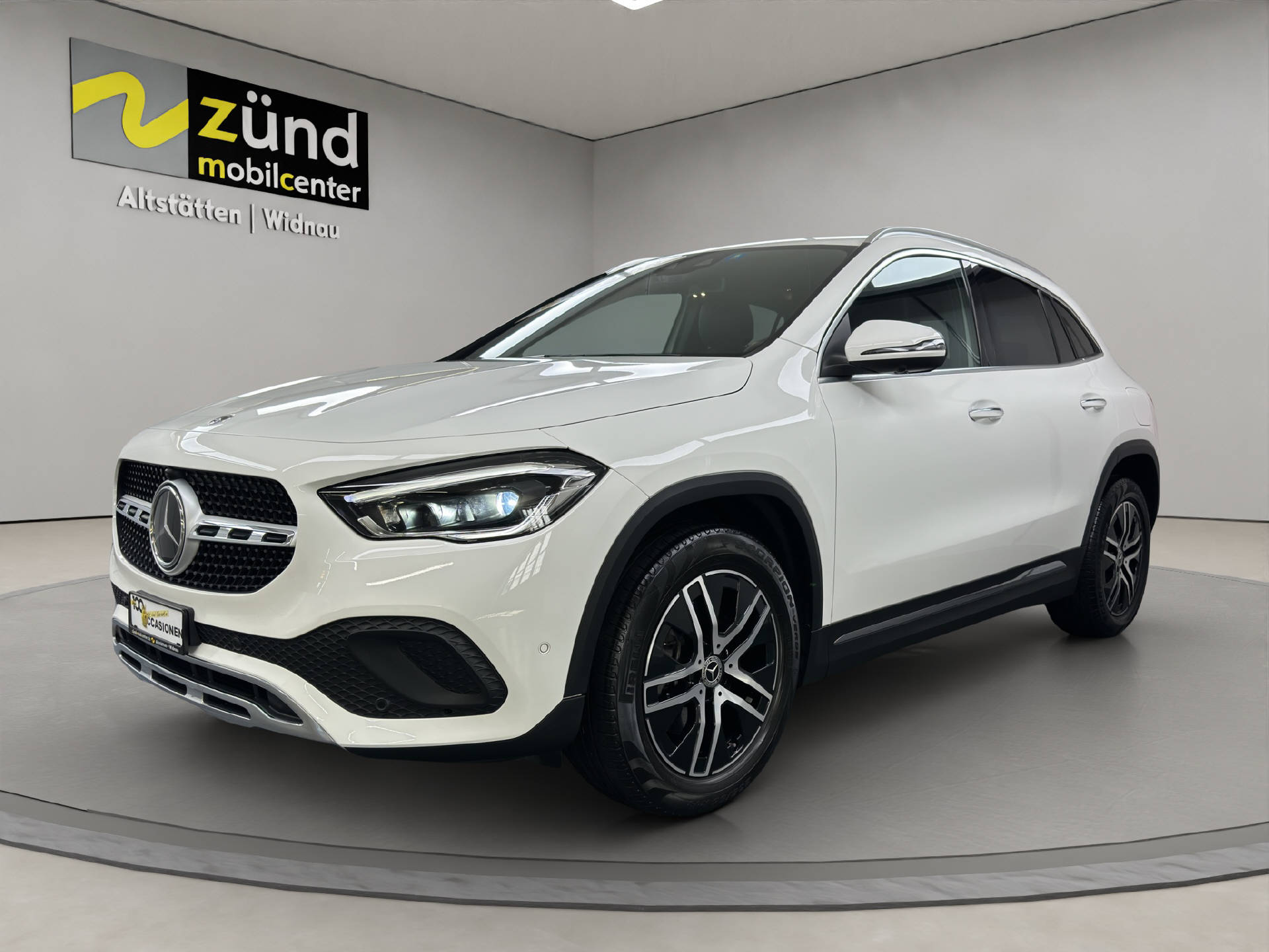 MERCEDES-BENZ GLA 220 d Progressive 4matic-image-0