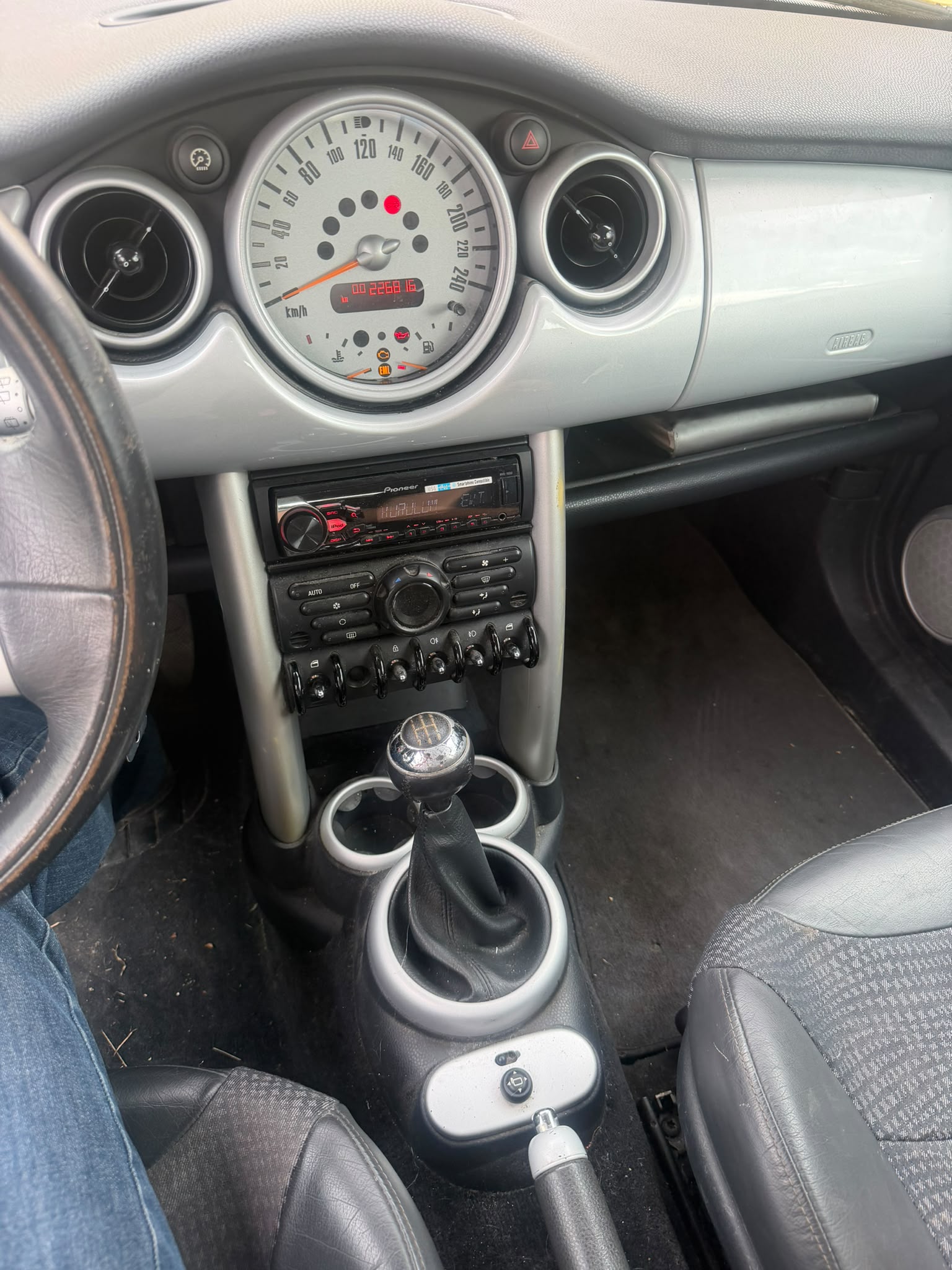 MINI Cooper-image-15