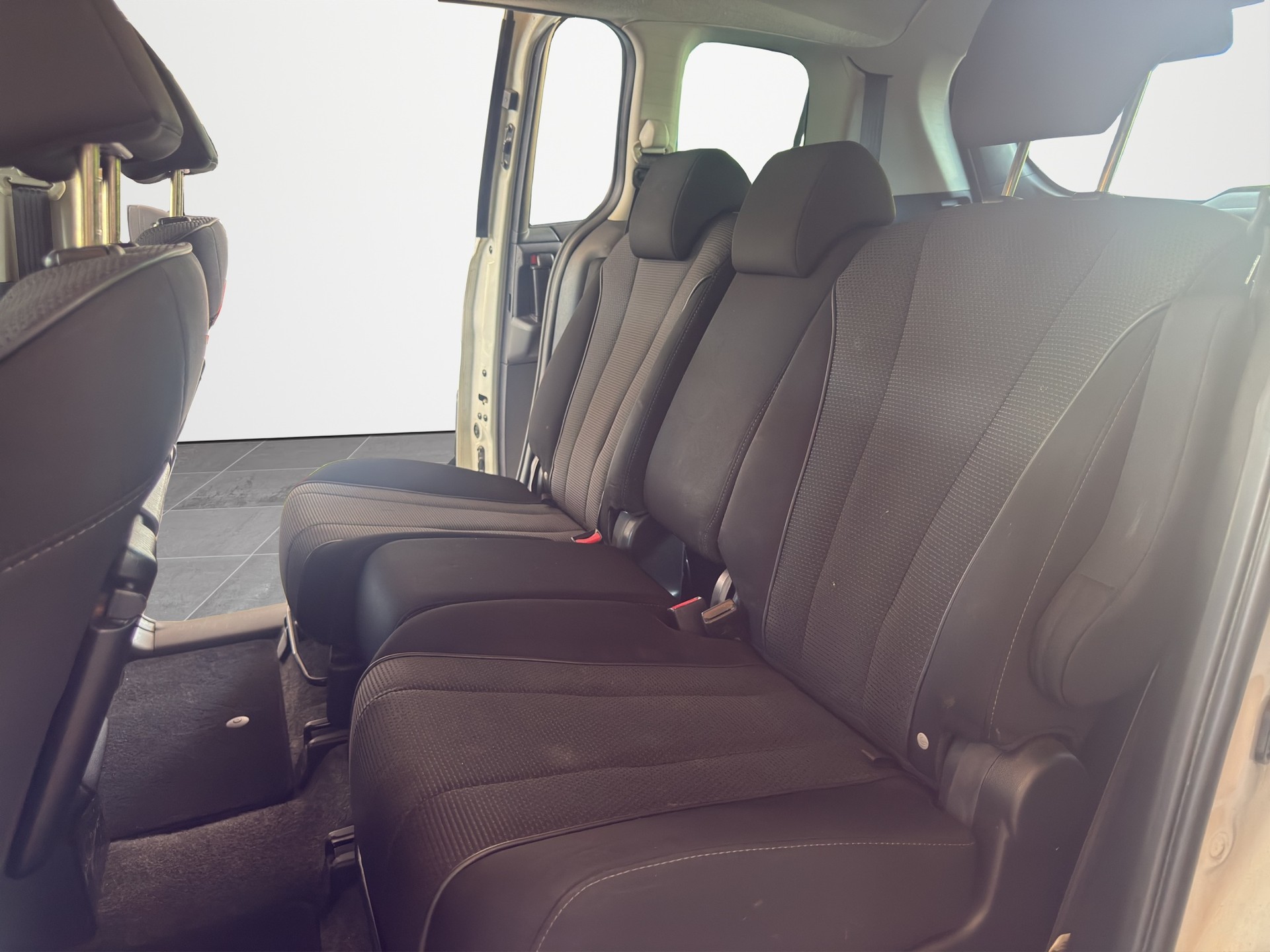 MAZDA 5 2.0 16V Voila ma Suisse Edition+-image-8