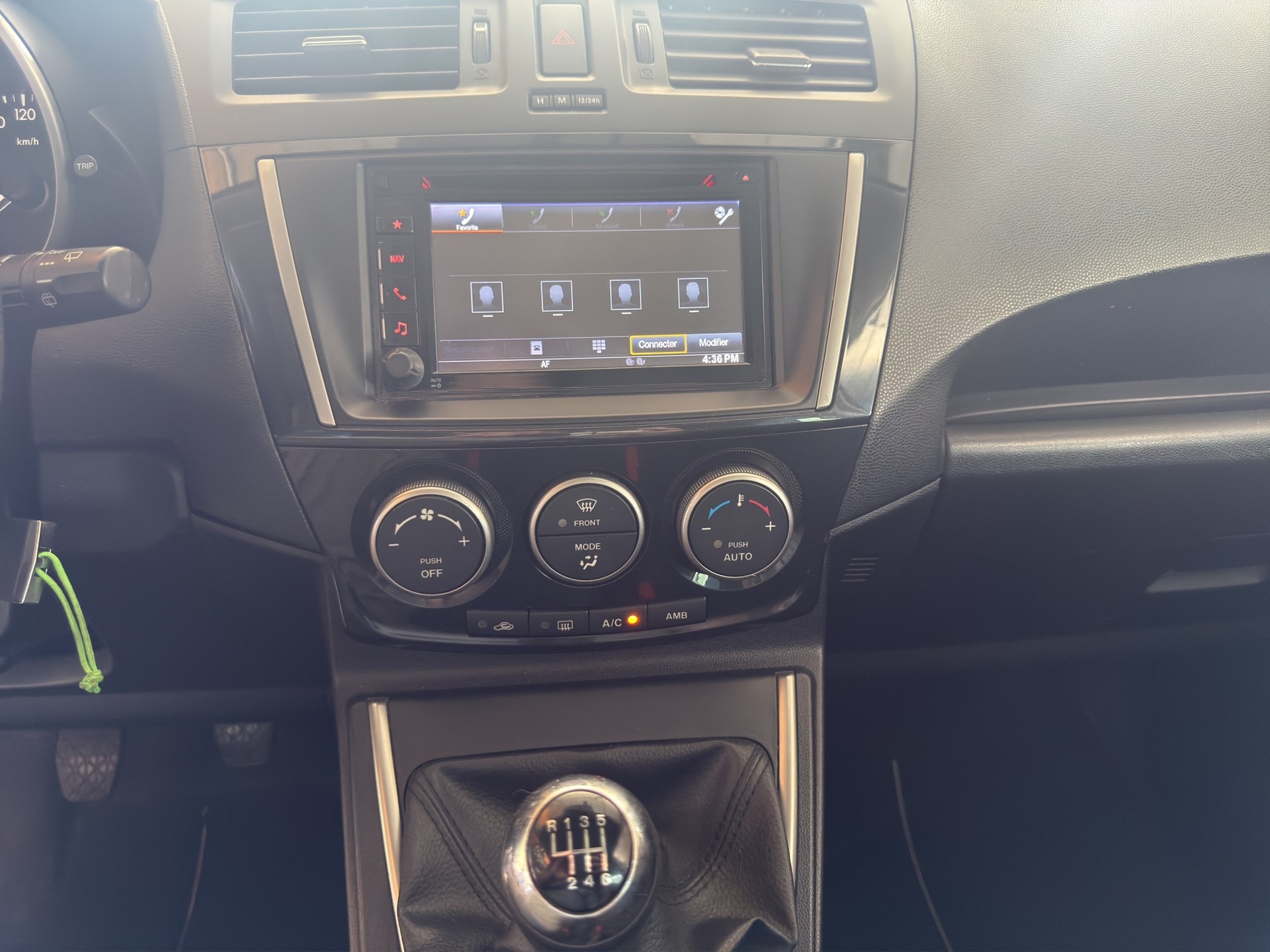 MAZDA 5 2.0 16V Voila ma Suisse Edition+-image-13
