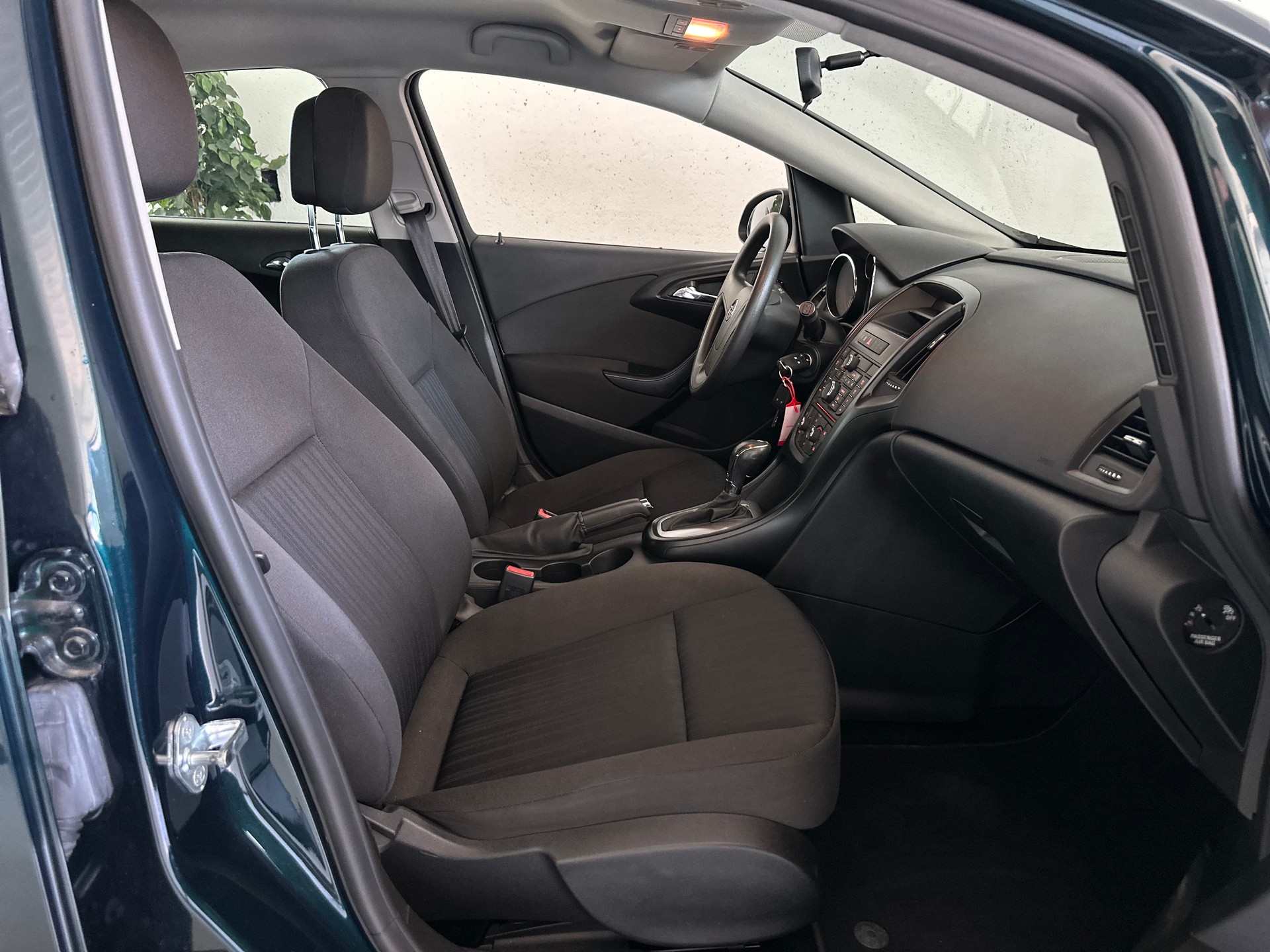 OPEL Astra 1.4i 16V Turbo Sport Automatic-image-11