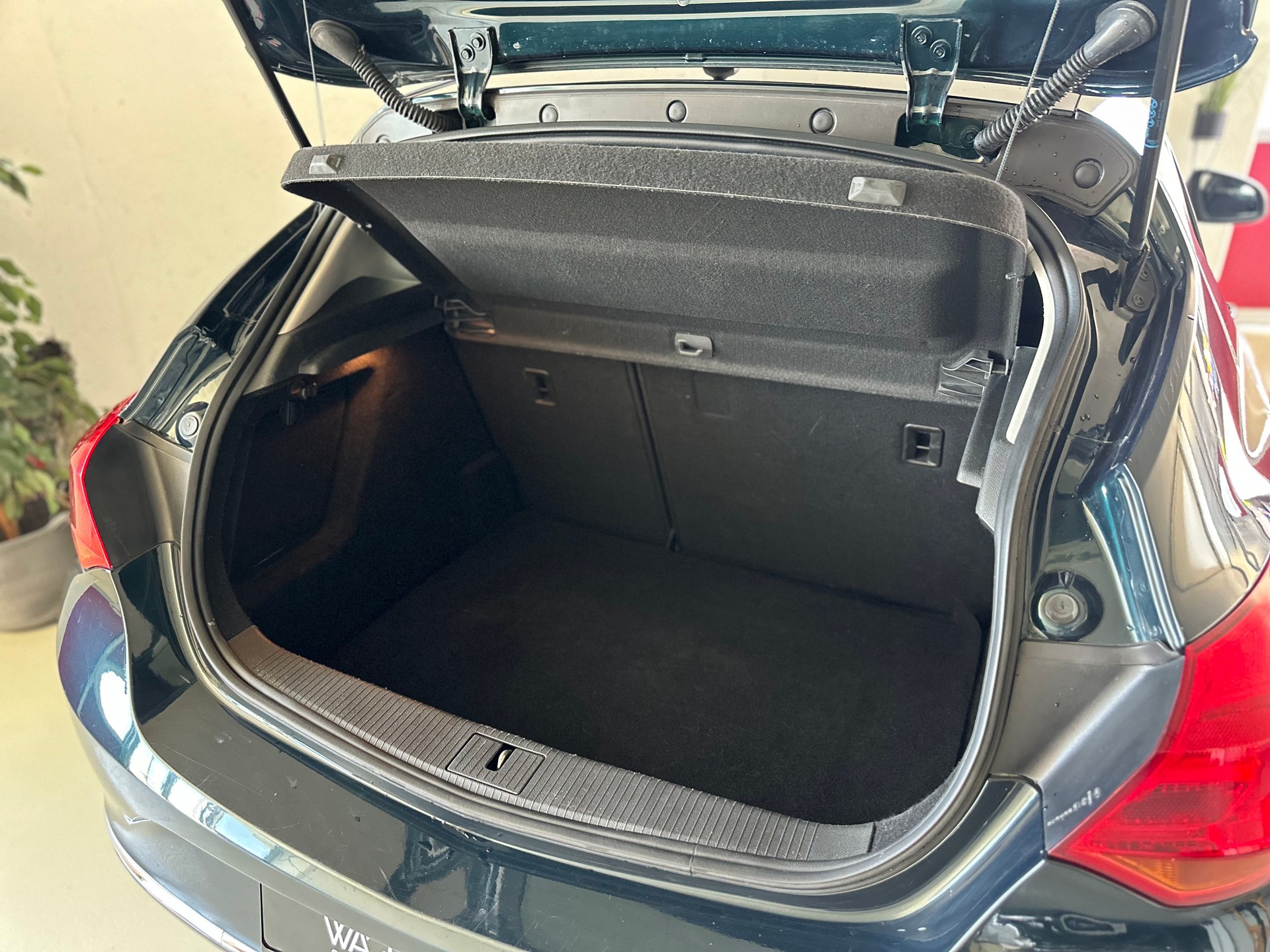 OPEL Astra 1.4i 16V Turbo Sport Automatic-image-9