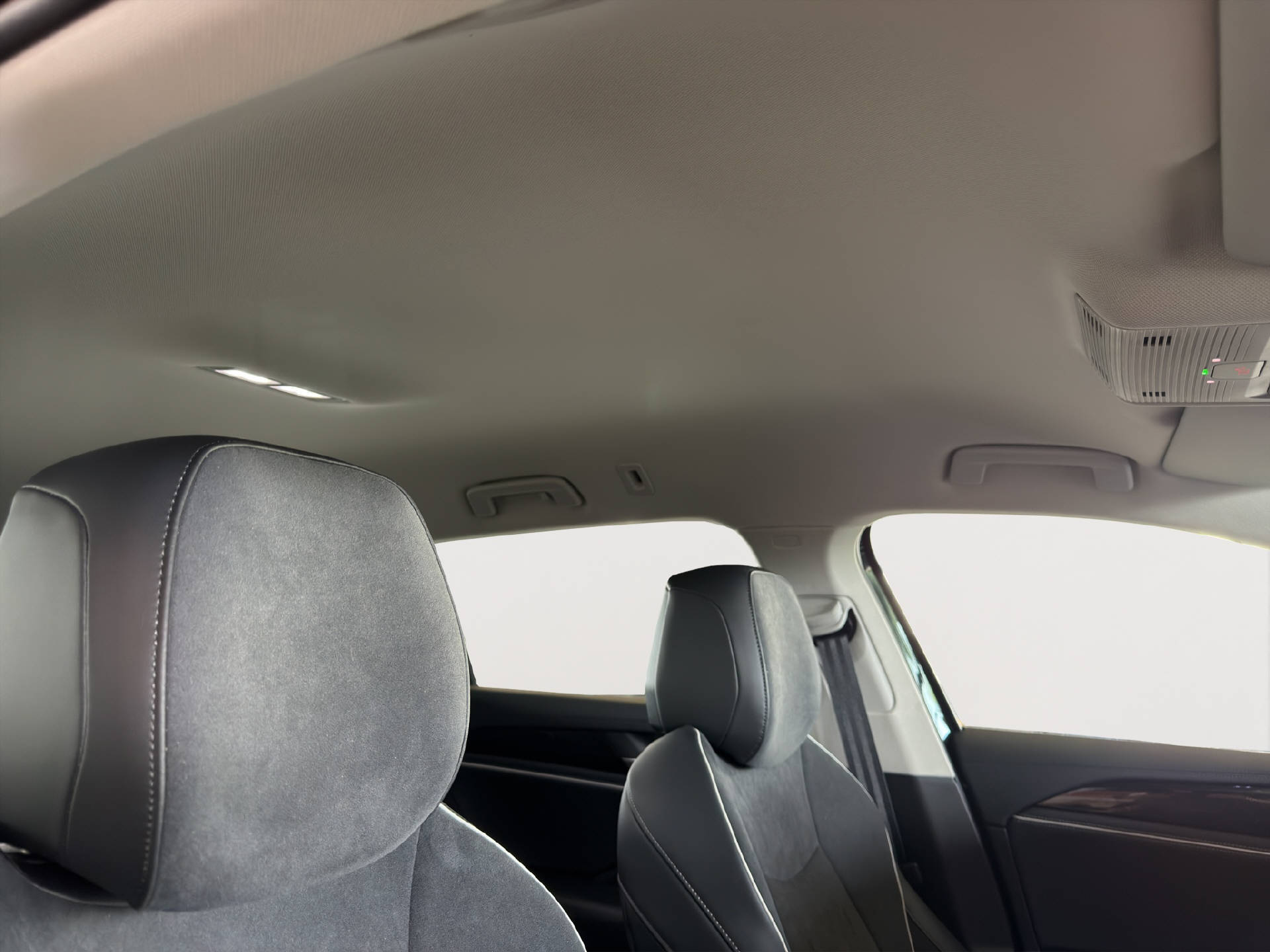 VW Passat Variant 1.5 TSI PHEV Business DSG-image-14