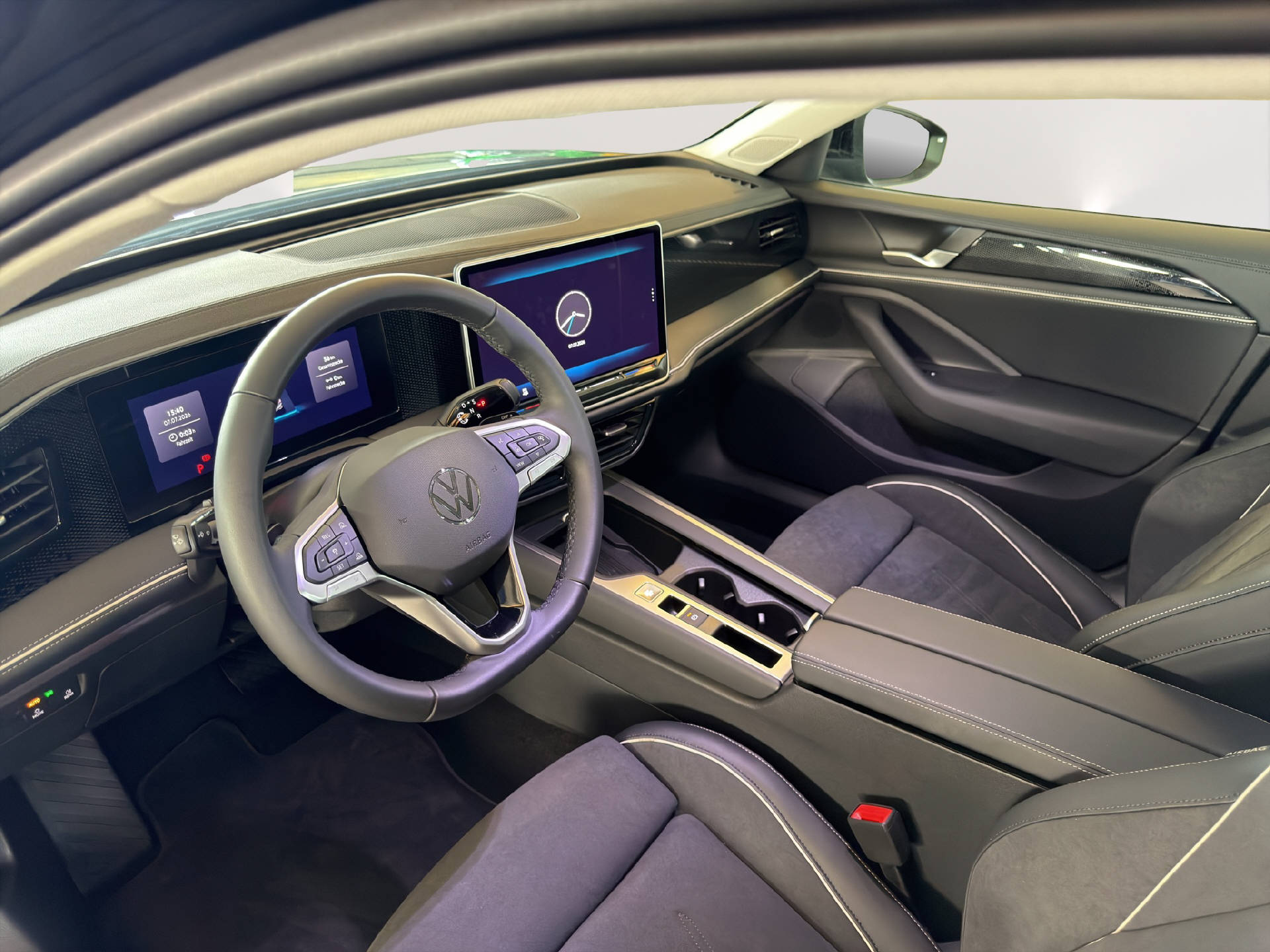 VW Passat Variant 1.5 TSI PHEV Business DSG-image-11