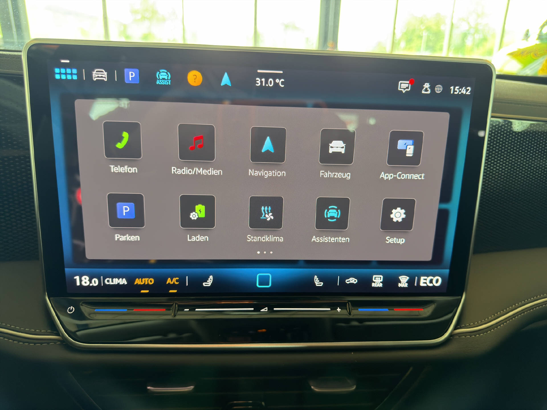 VW Passat Variant 1.5 TSI PHEV Business DSG-image-21