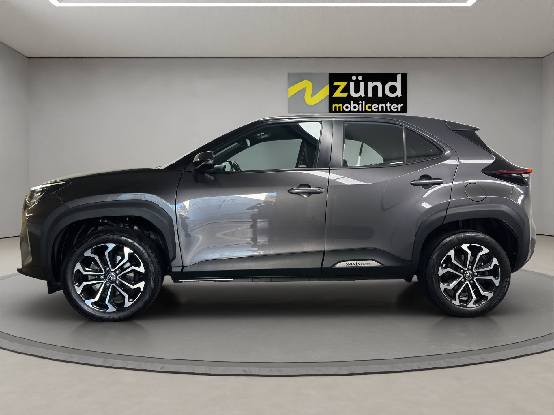 TOYOTA Yaris Cross 1.5 VVT-i HSD Trend AWD-i-image-1