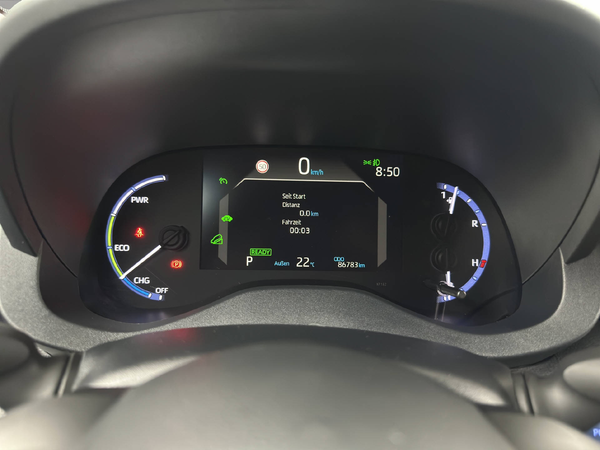 TOYOTA Yaris Cross 1.5 VVT-i HSD Trend AWD-i-image-6